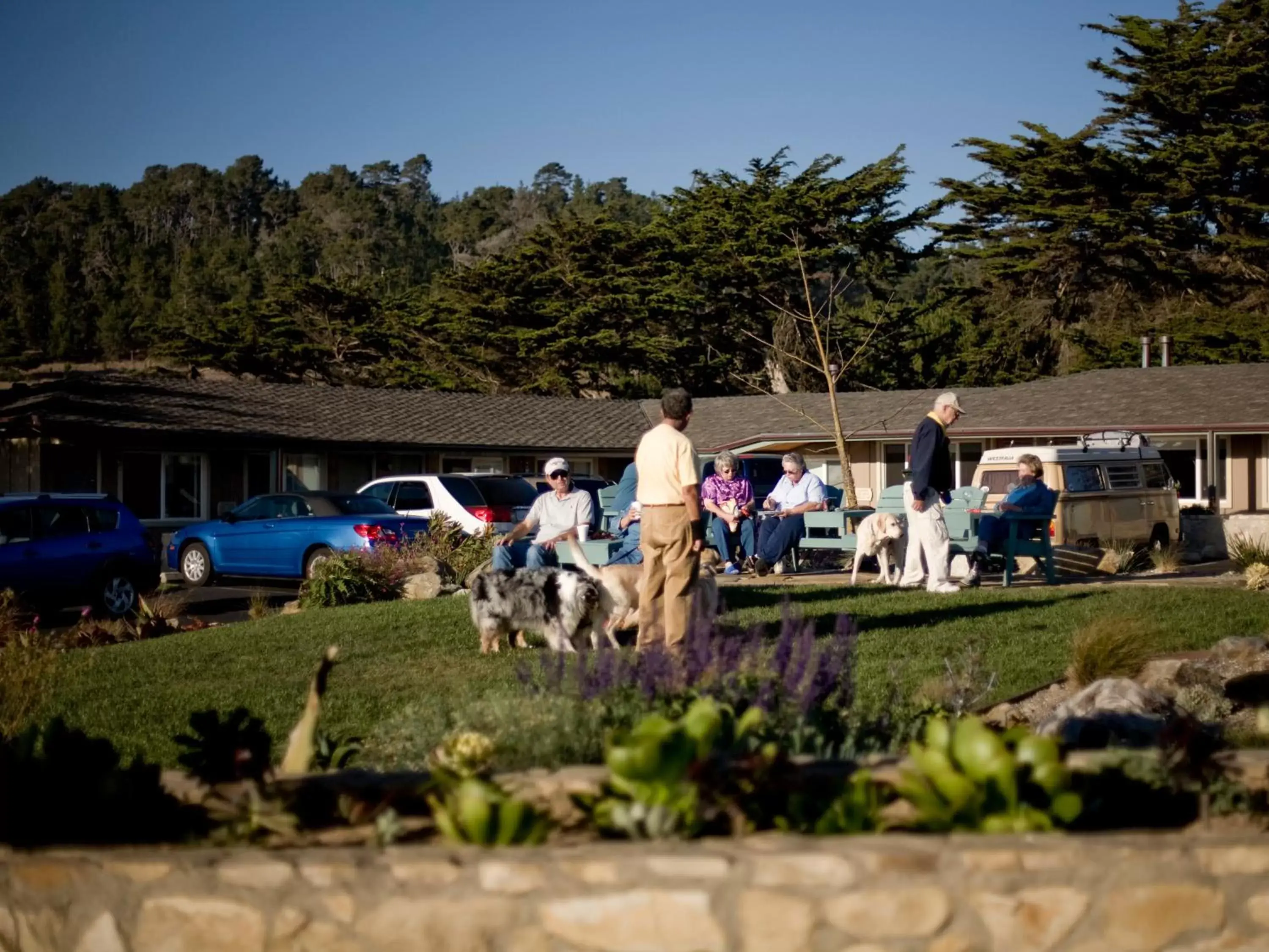 People in Cambria Shores Inn