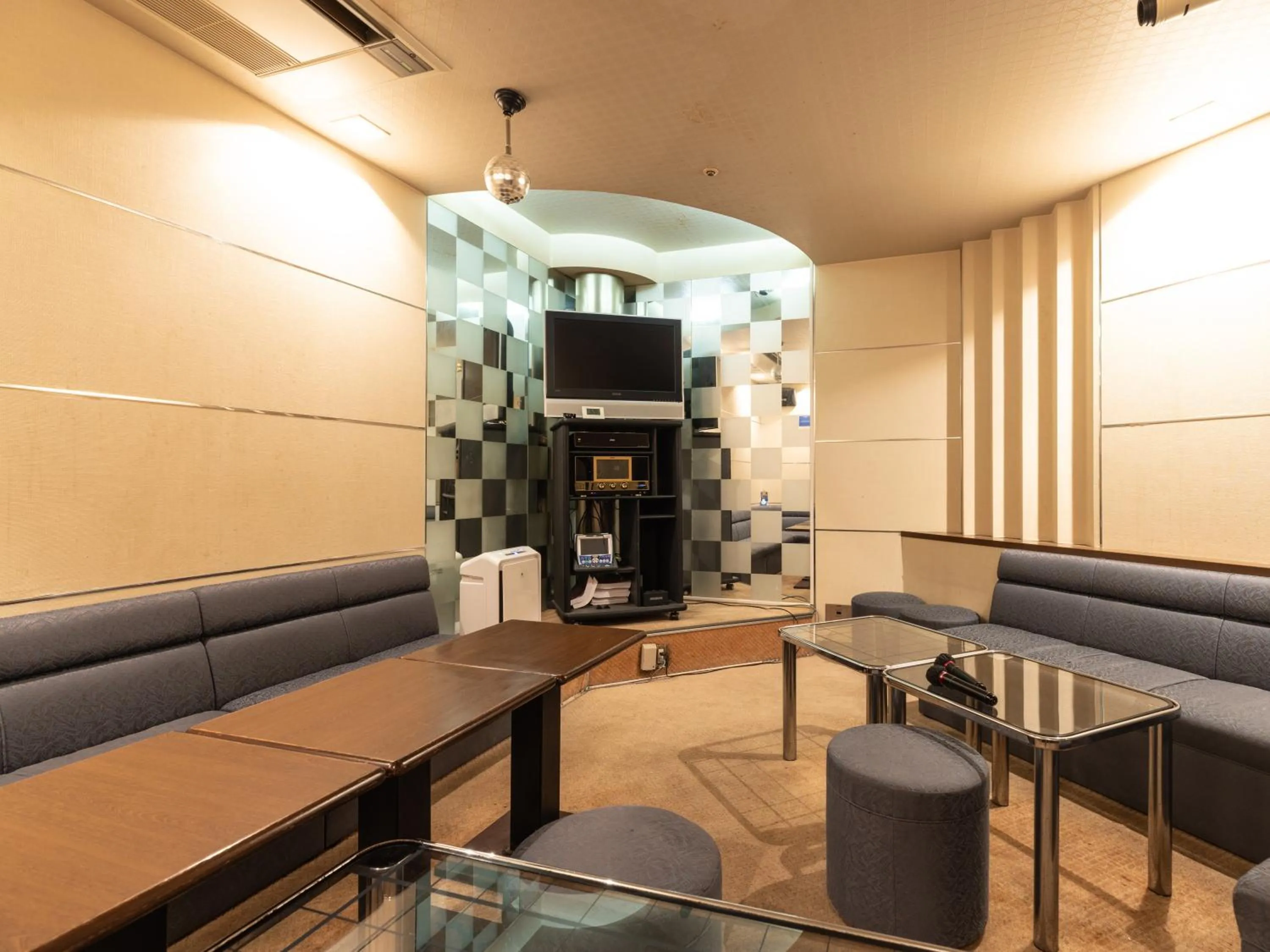 Karaoke in APA Hotel & Resort Kaga Katayamazu Onsen Kasuikyo