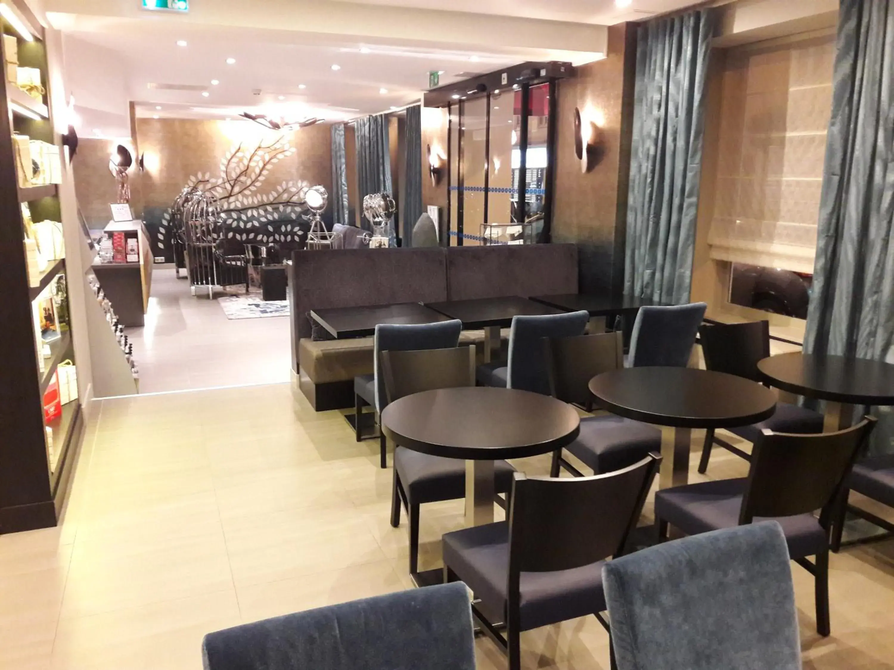 Lobby or reception, Restaurant/Places to Eat in Hotel d'Amiens