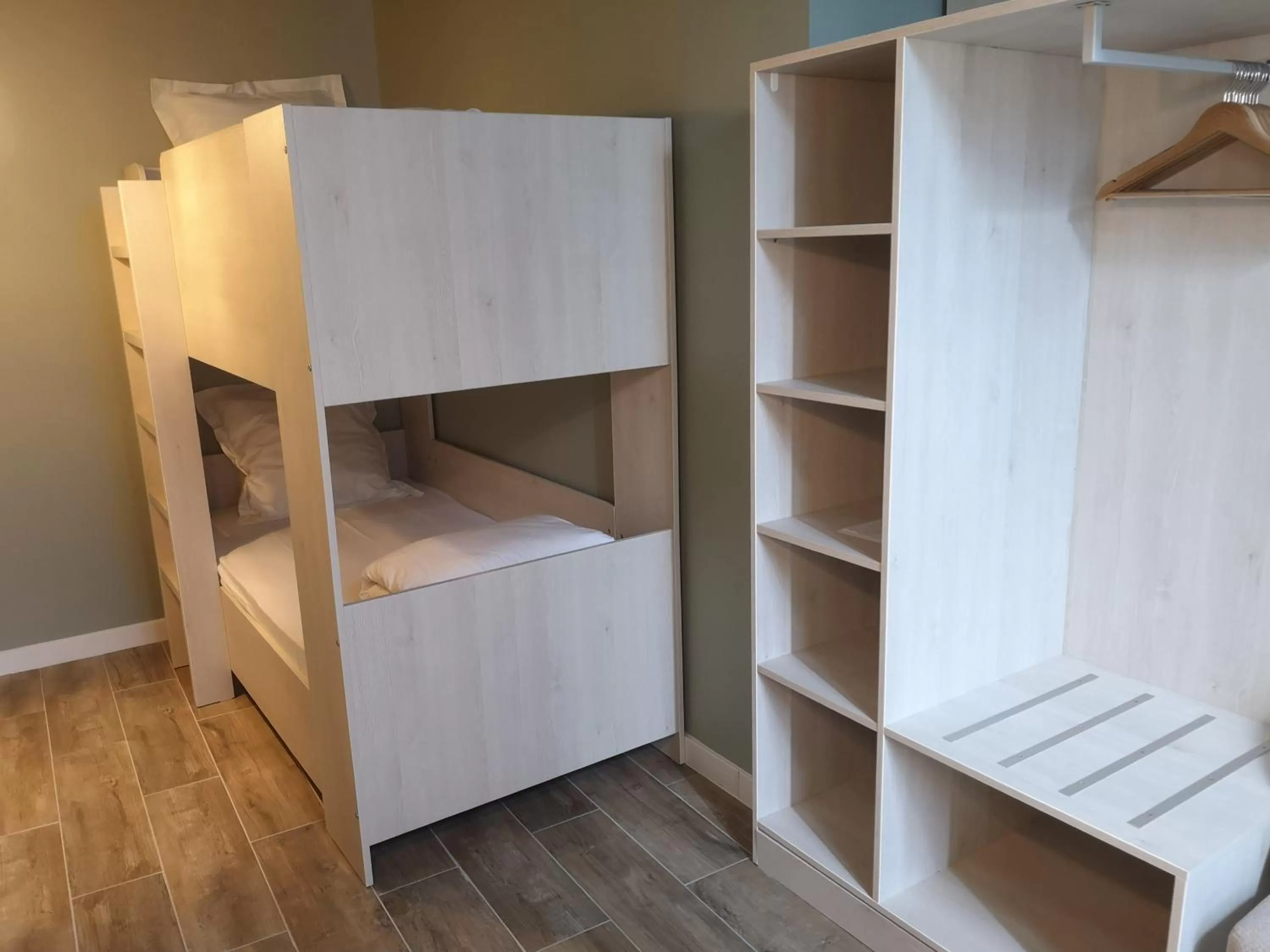 children in CÔTE GARONNE le BALCON DES DAMES -hôtel et restaurant- Tonneins Fauillet Marmande - vue panoramique bord de Garonne chambres climatisées