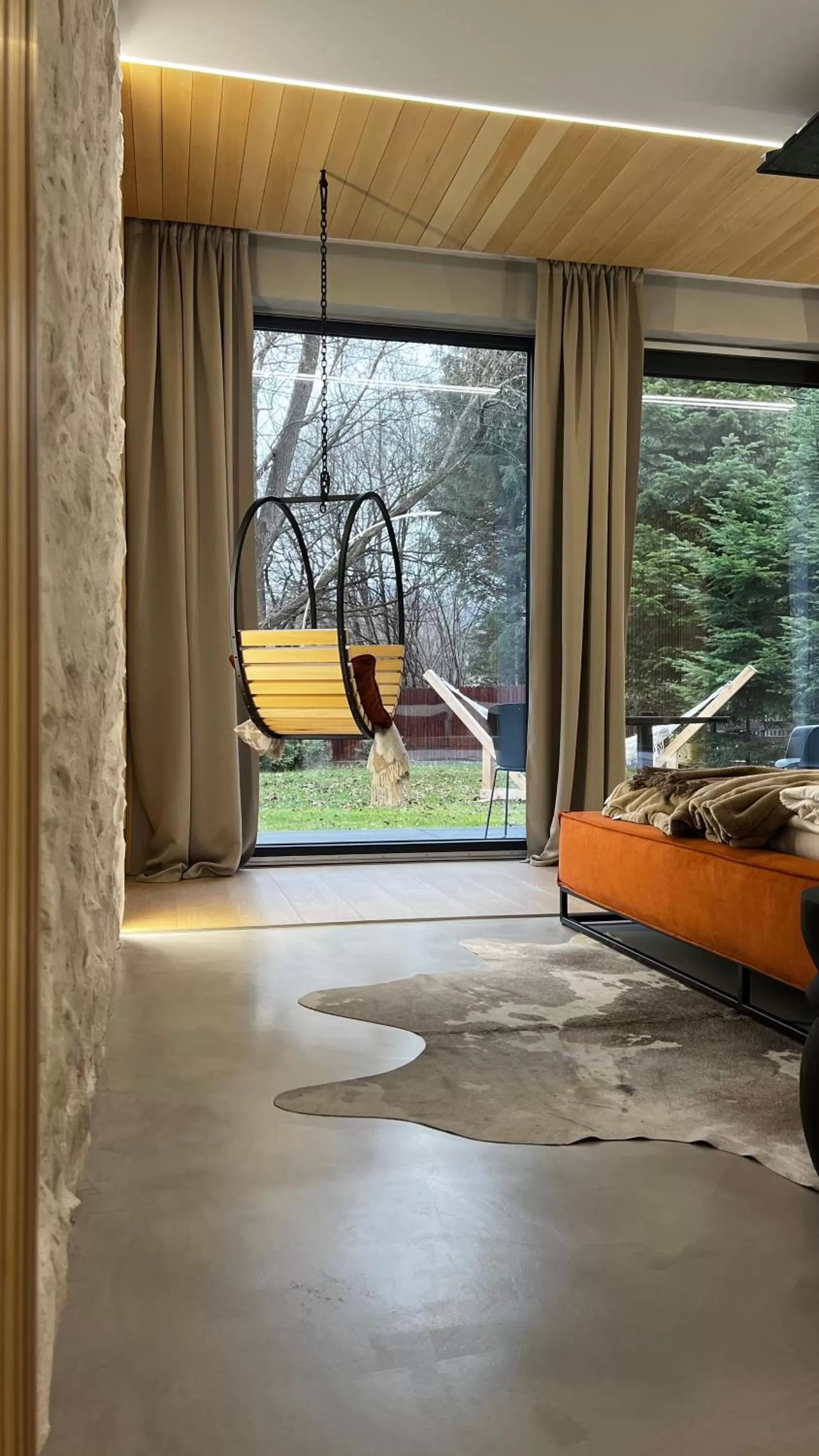 Bed in Garden Retreat Junior