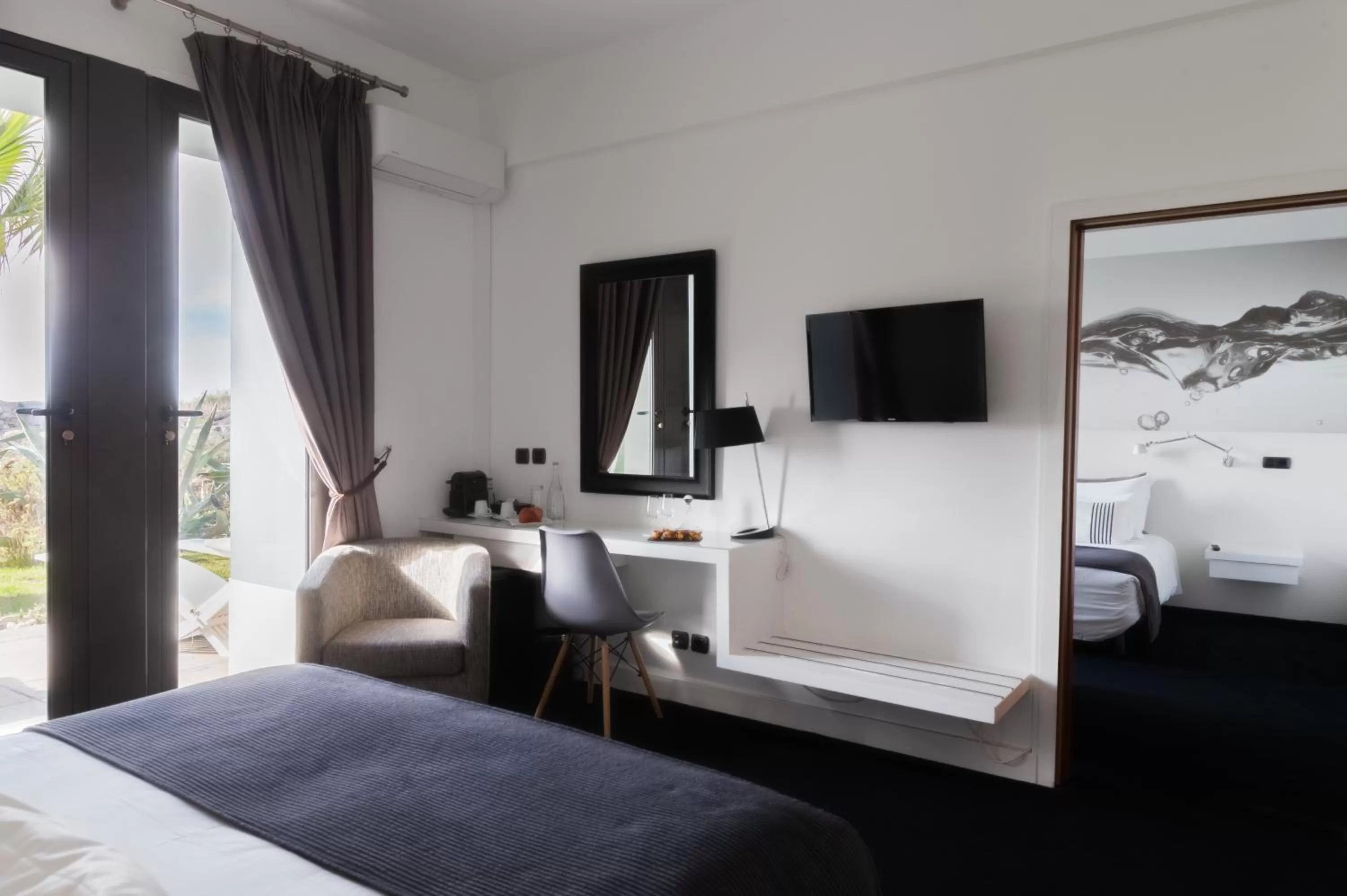 Bedroom, Bed in Farol Hotel