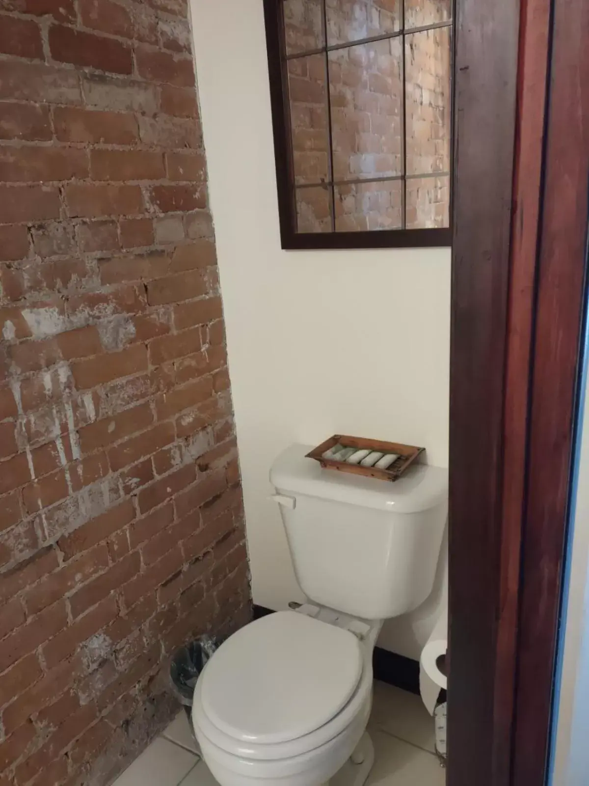 Toilet, Bathroom in The King George Inn