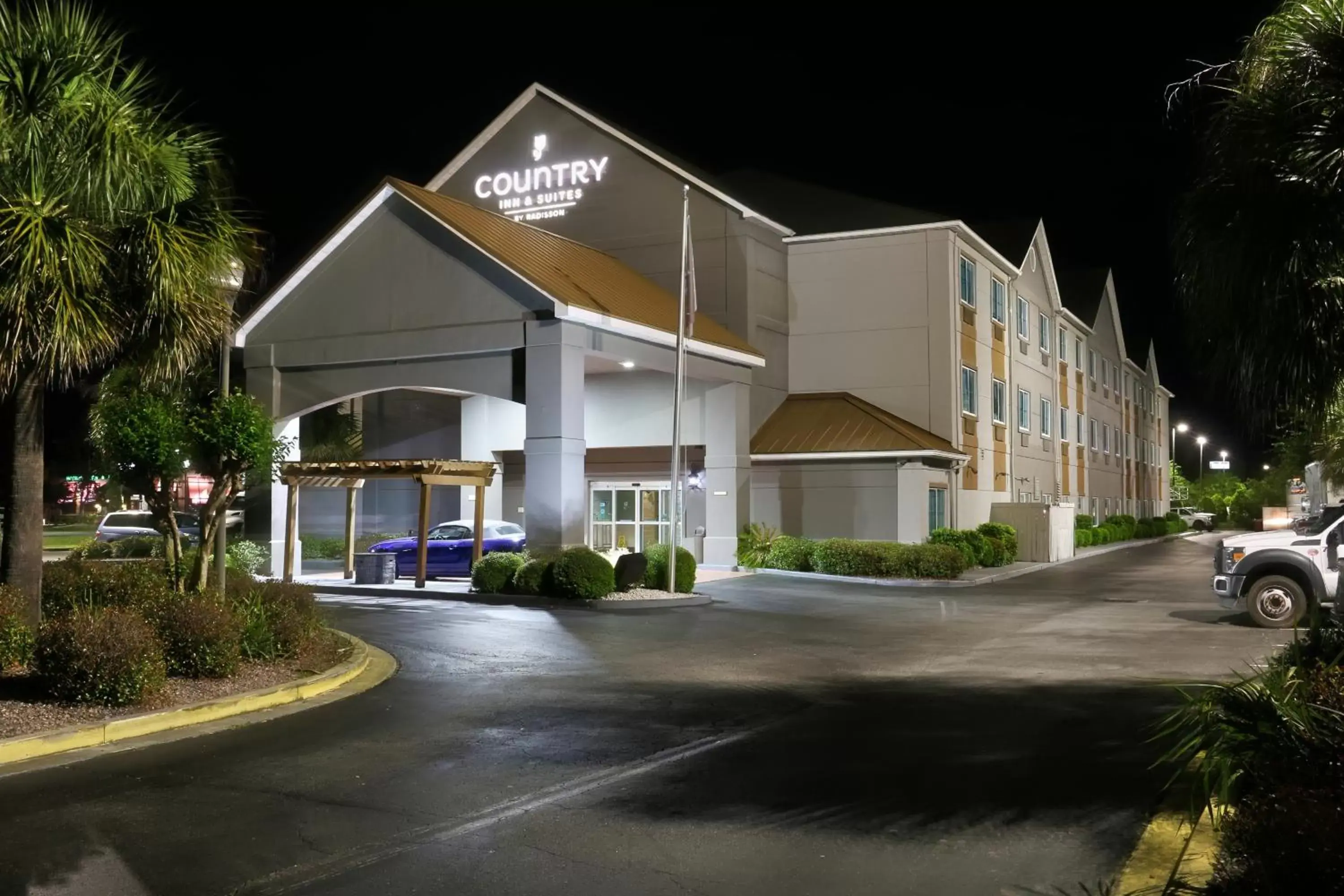 Property building in Country Inn & Suites by Radisson, Savannah Gateway, GA Property building in Country Inn & Suites by Radisson, Savannah Gateway, GA