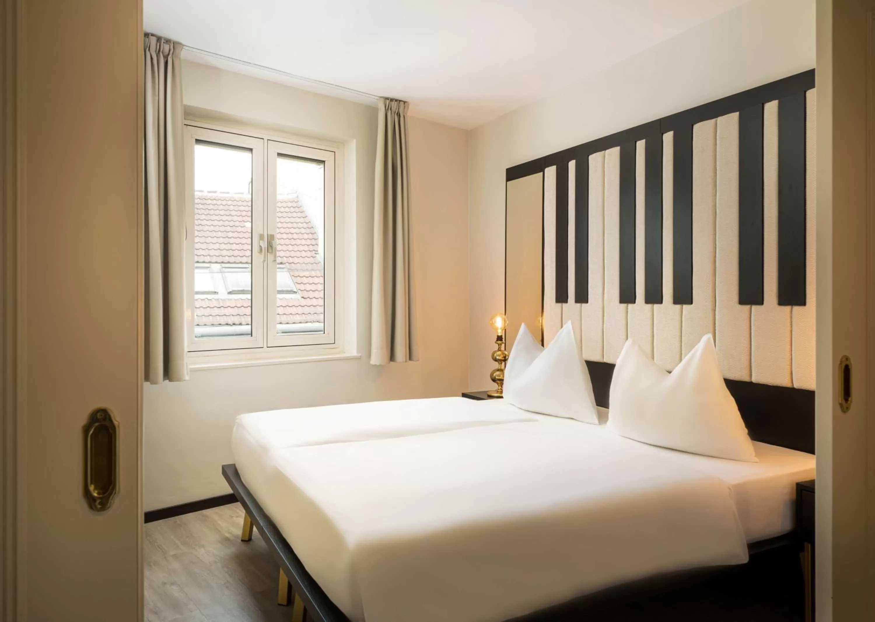 Photo of the whole room, Bed in elaya hotel vienna city center