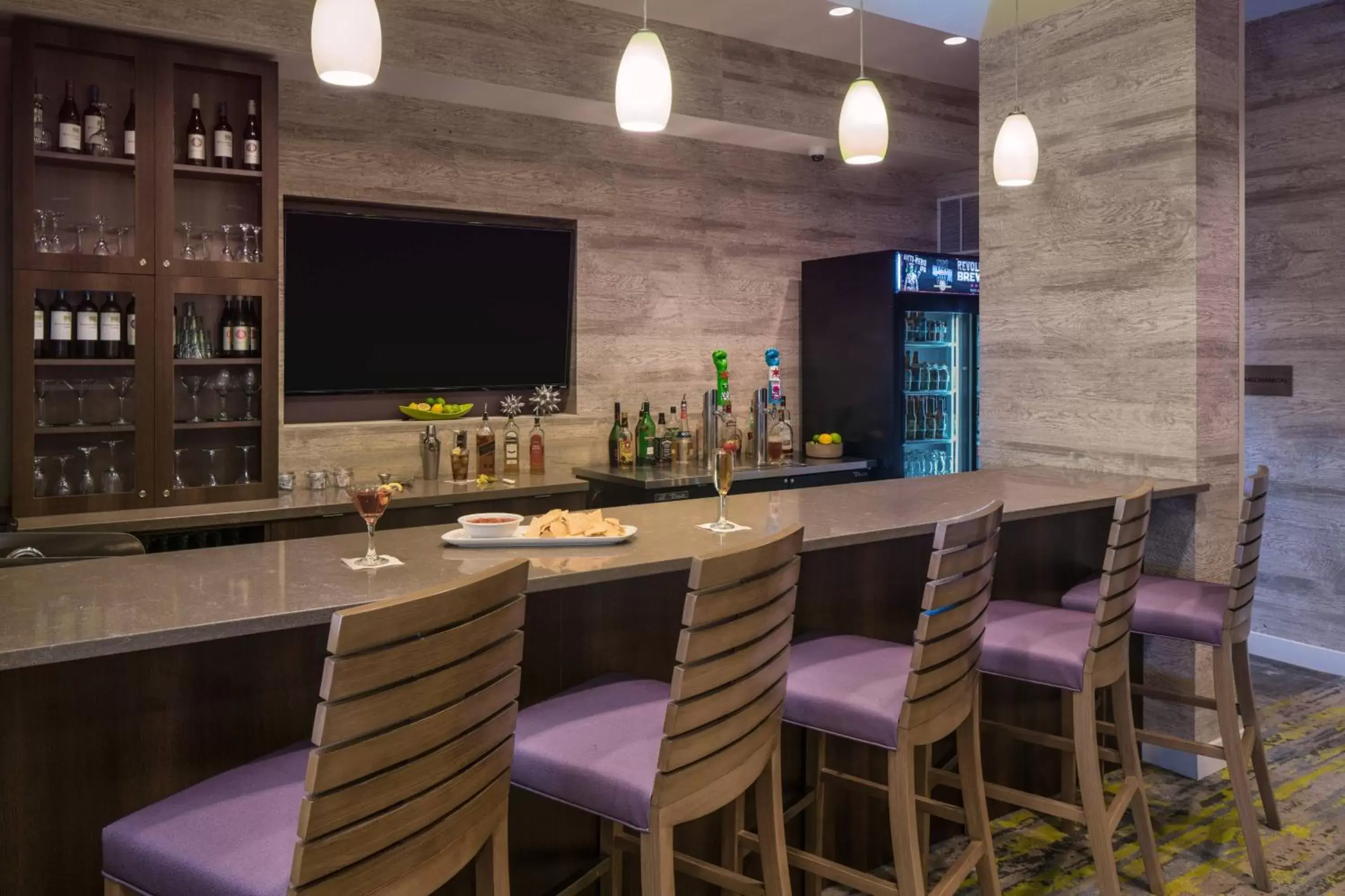 Lobby or reception, Lounge/Bar in Fairfield Inn & Suites by Marriott Chicago Schaumburg