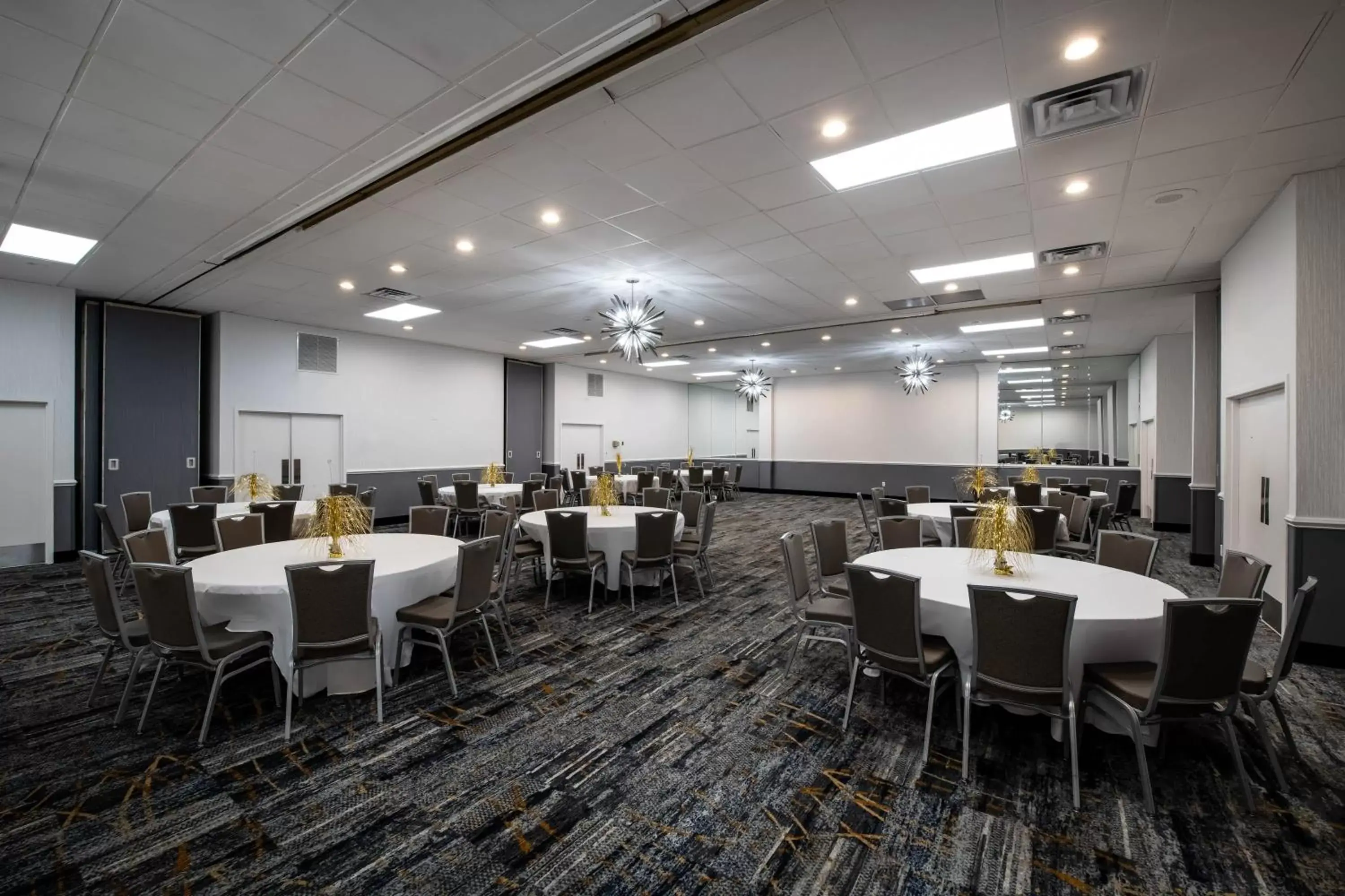 Banquet/Function facilities, Restaurant/Places to Eat in Baymont by Wyndham White Plains - Elmsford