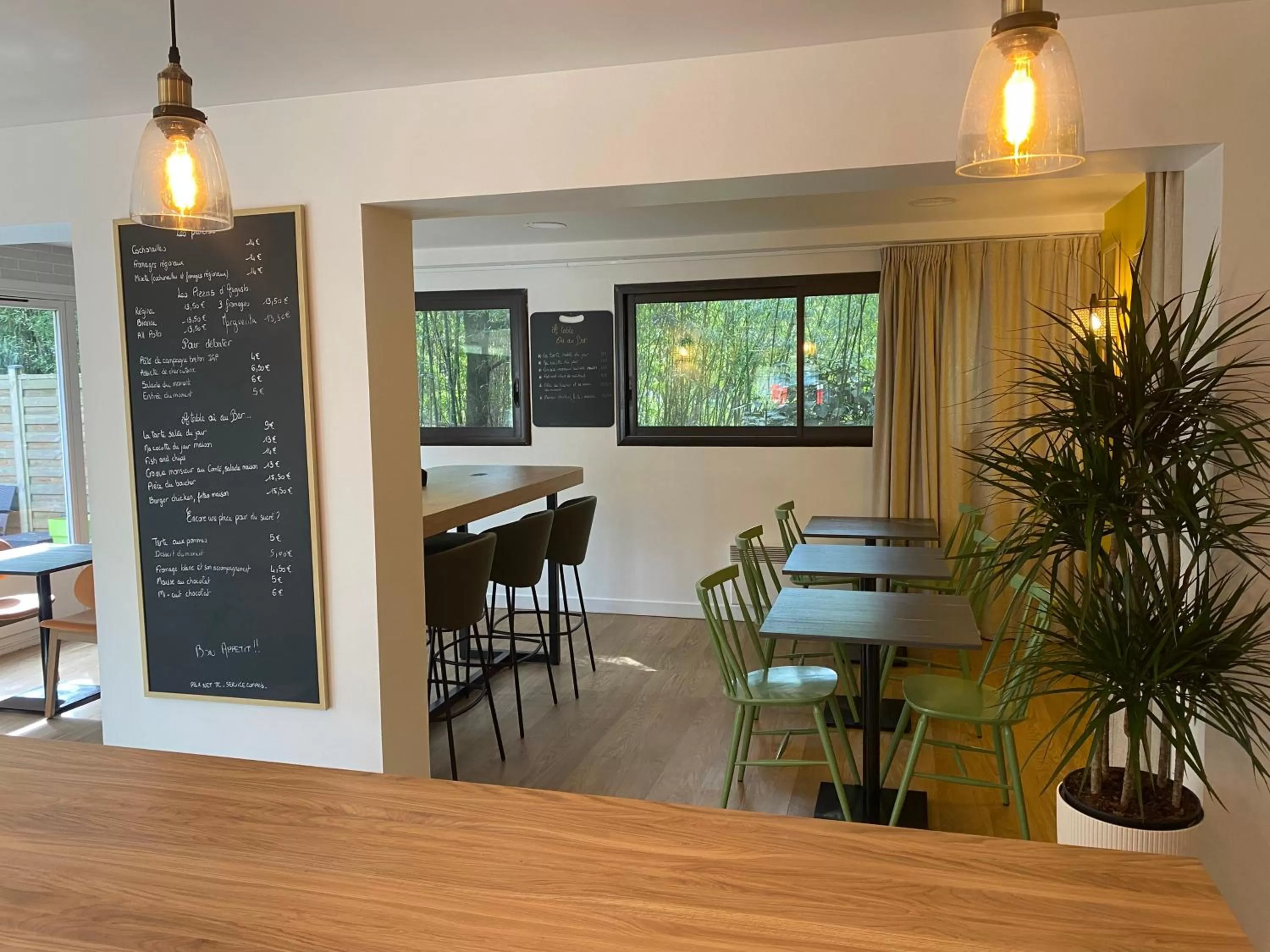 Restaurant/places to eat in Campanile Nantes ~ Rezé Aéroport