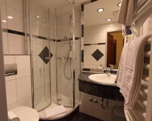 Bathroom in Aparthotel Astro - Nichtraucherhotel