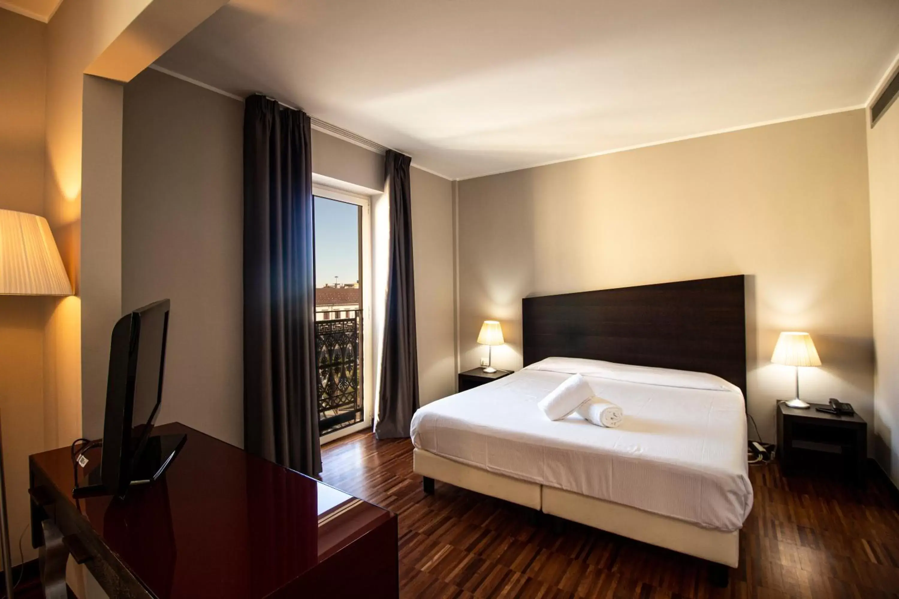 Bedroom, Bed in Hotel Cavour