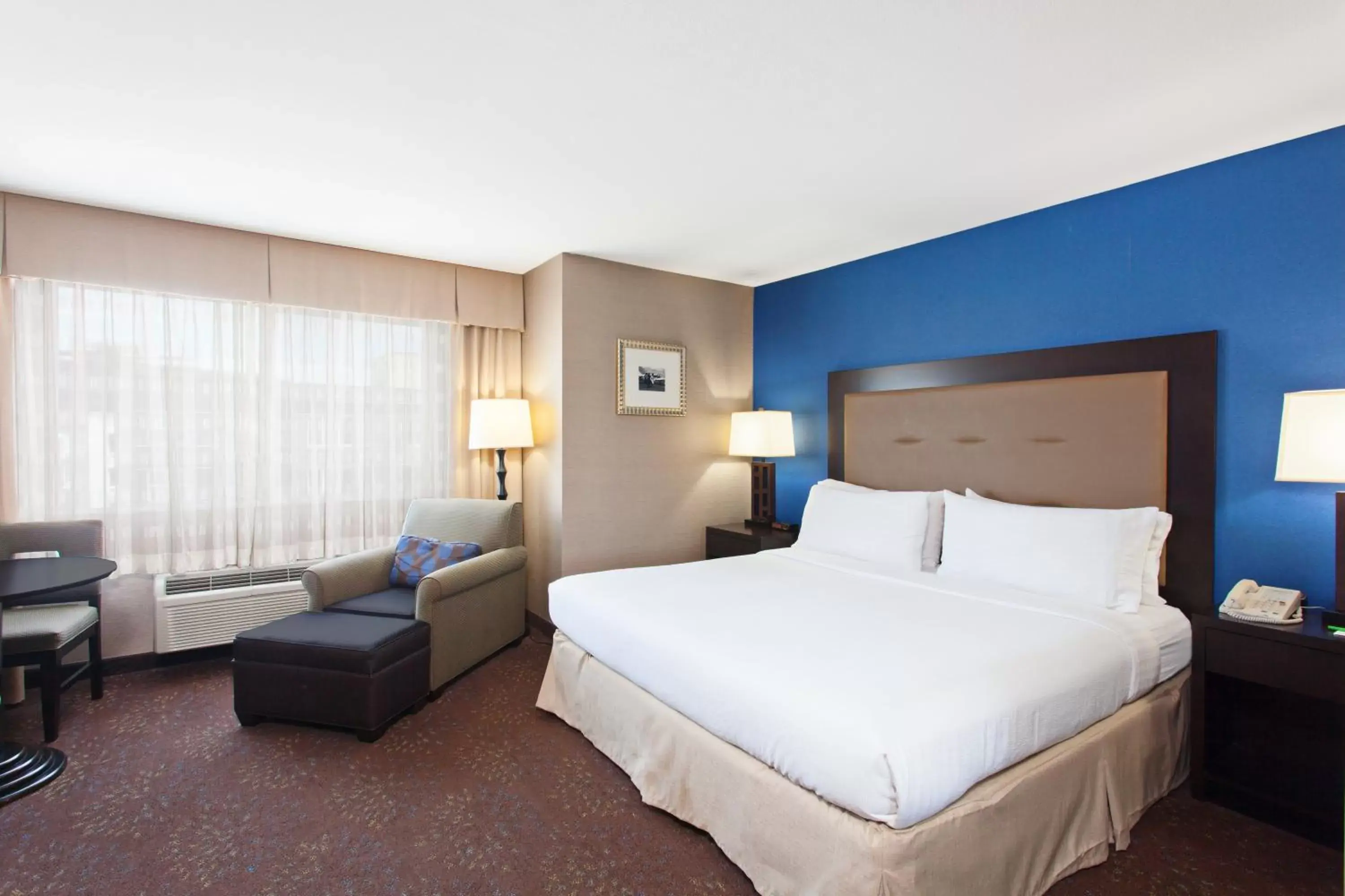 Photo of the whole room, Bed in Holiday Inn Seattle DWTN Lake Union, an IHG Hotel