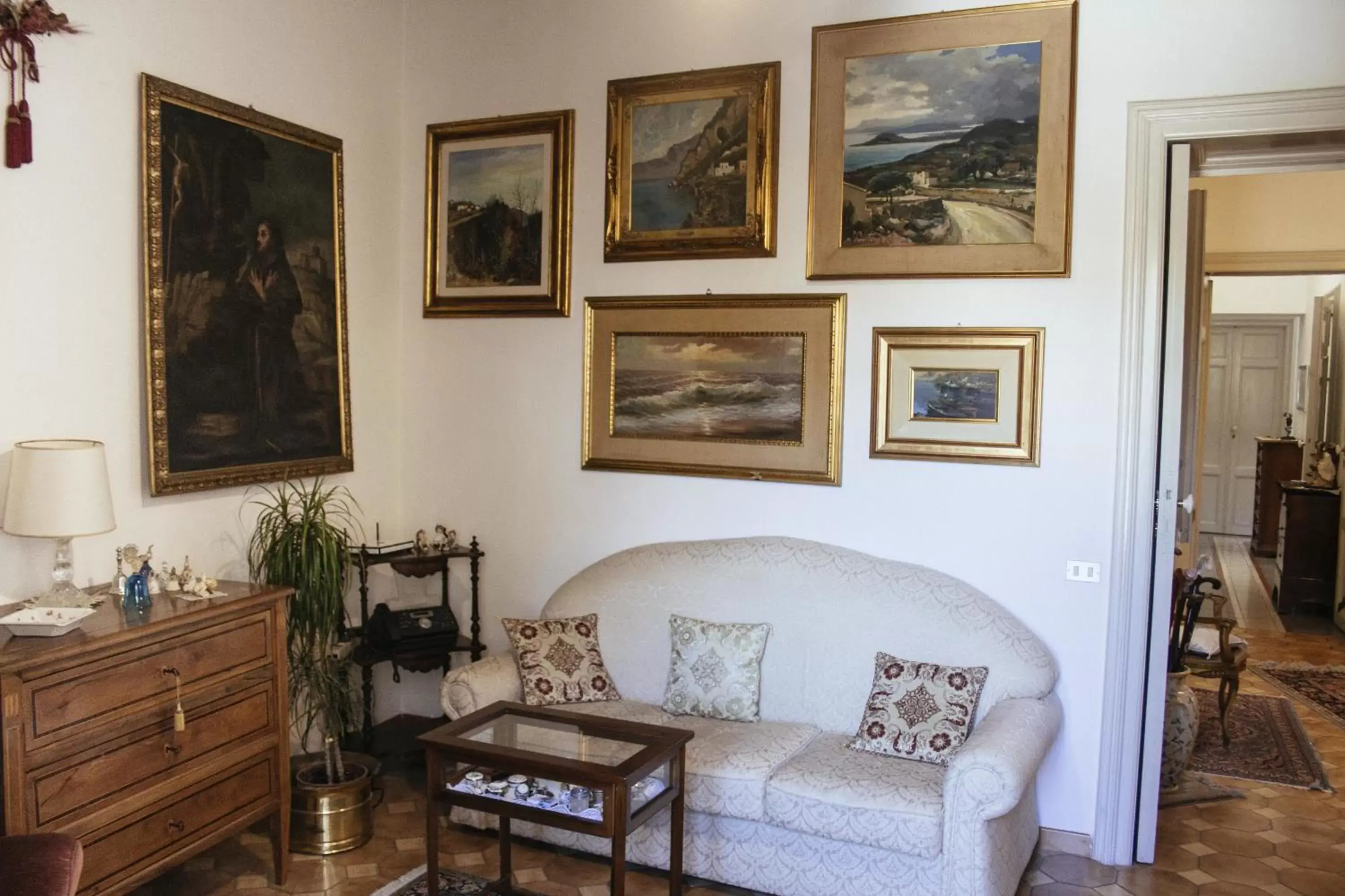 Communal lounge/ TV room, Seating Area in Risveglio Ibleo