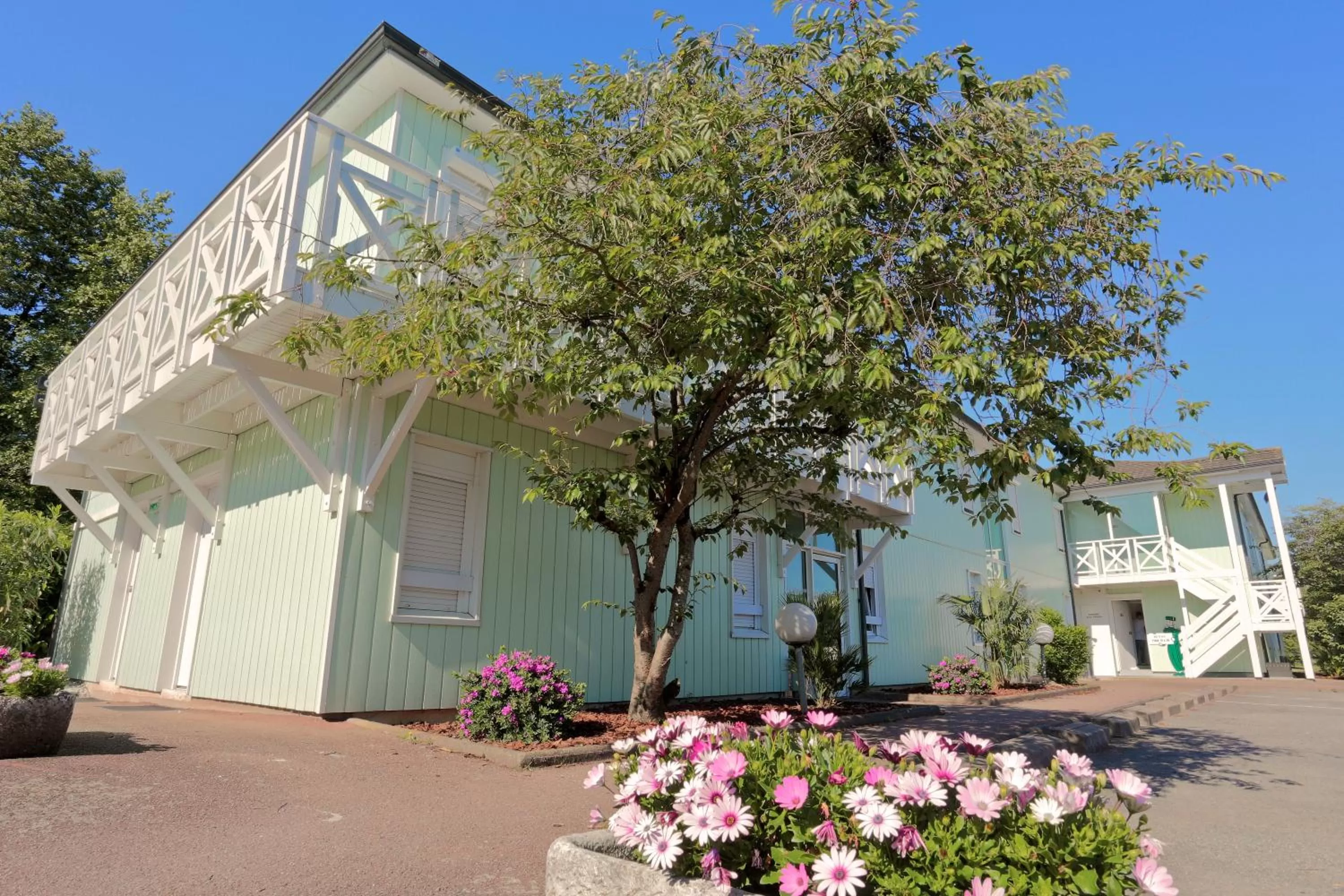 Facade/entrance in Fasthotel Artigues