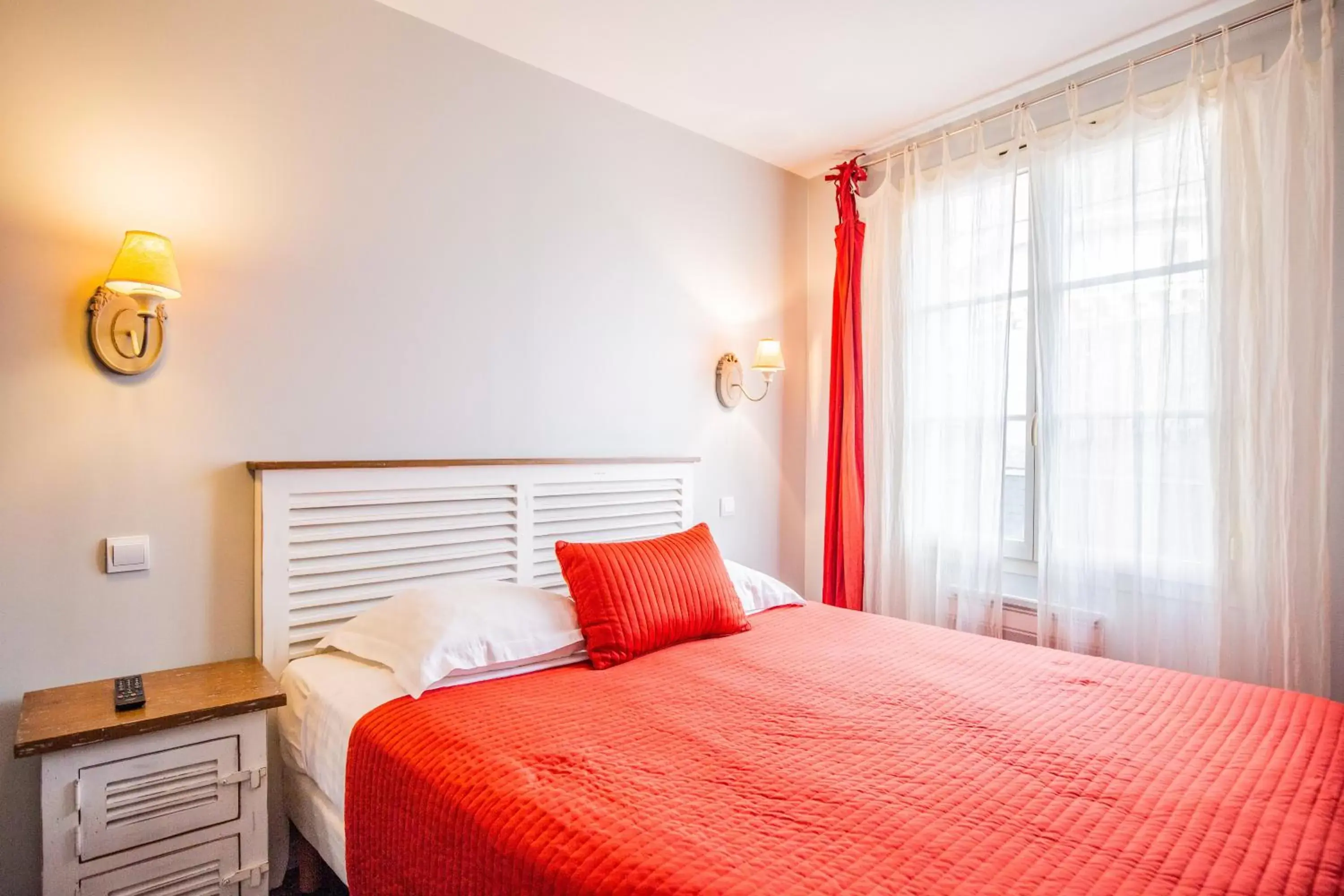 Bedroom, Bed in Appart'Hotel Saint-Michel