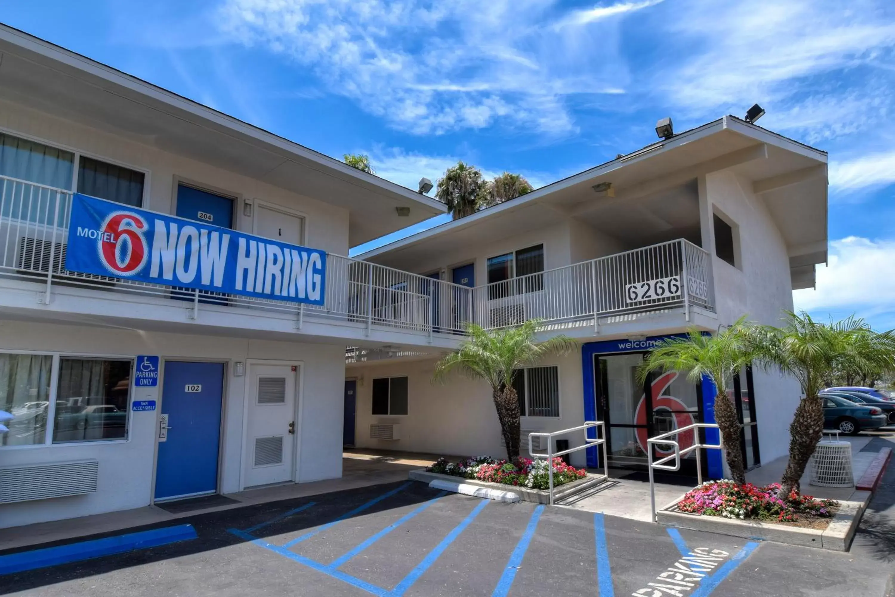 Facade/entrance, Property Building in Motel 6-Westminster, CA - South - Long Beach Area