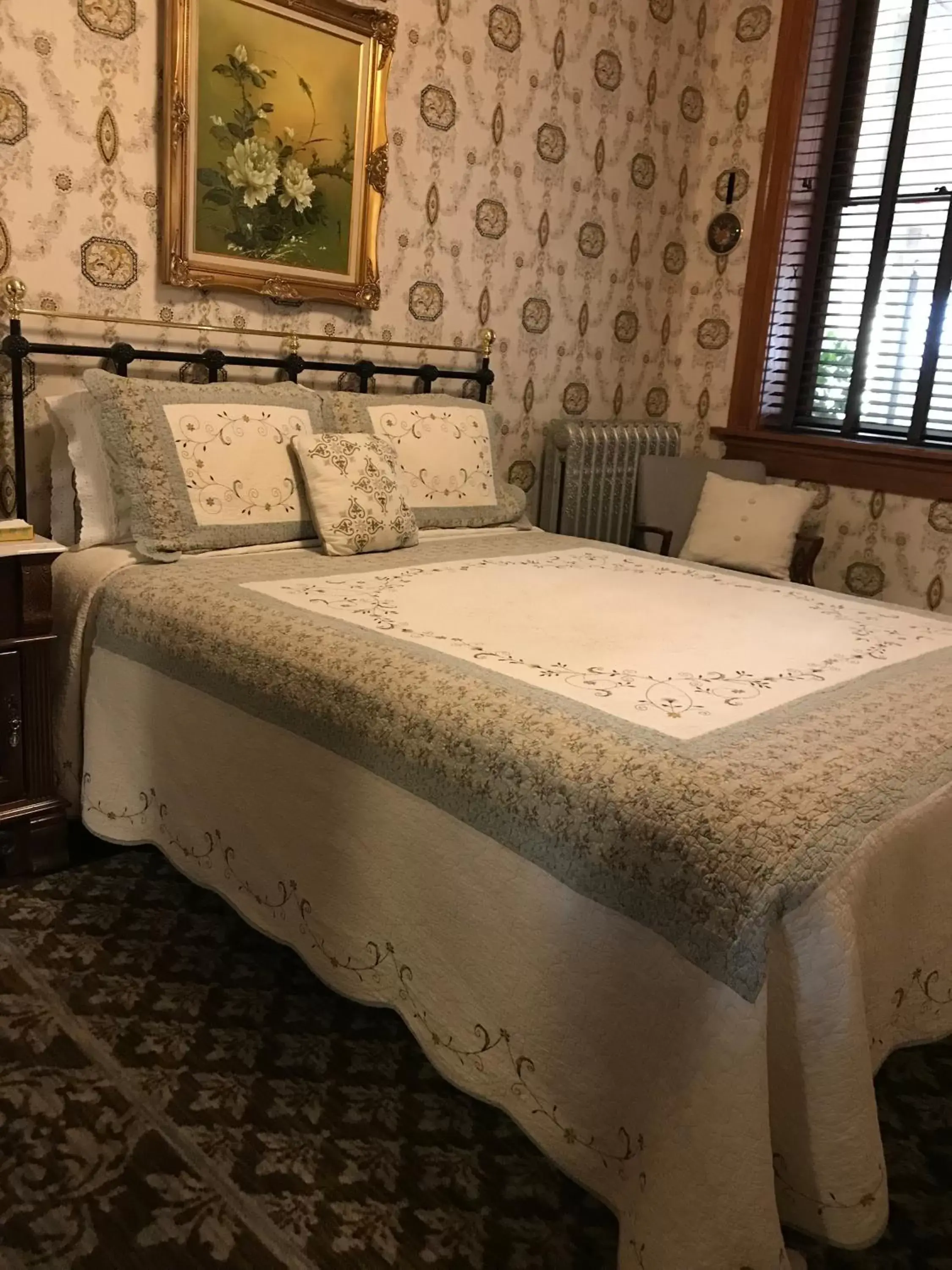 Bed in Cripple Creek Hospitality House & Travel Park