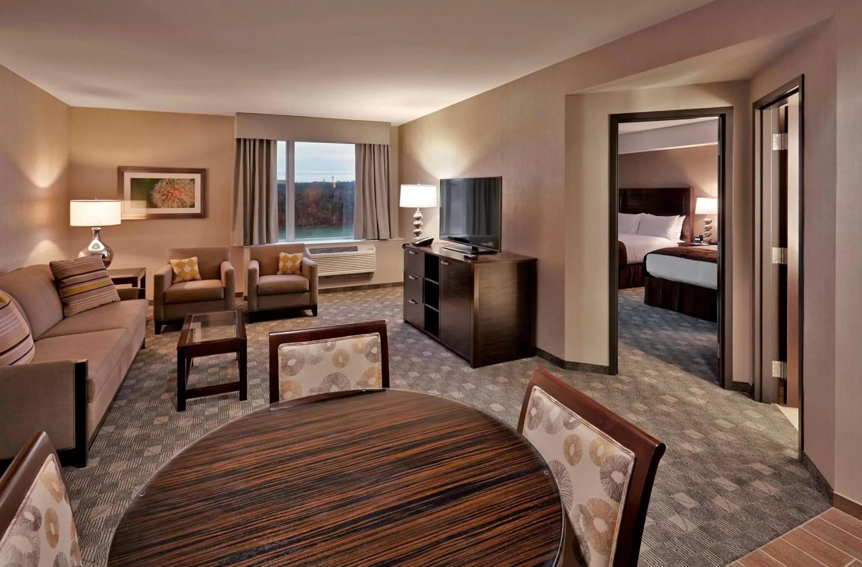 Bedroom, Seating Area in DoubleTree by Hilton Lawrenceburg