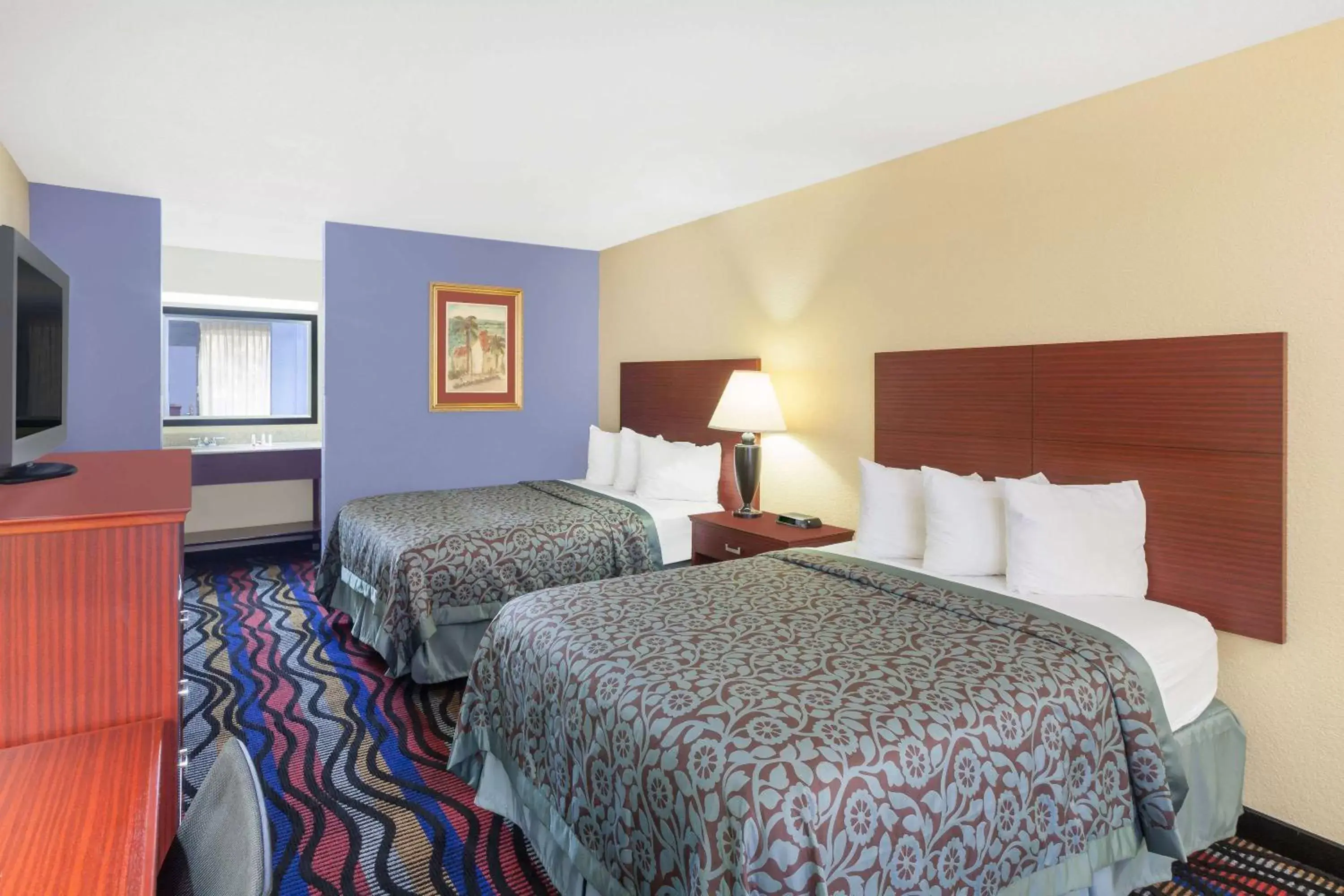 Photo of the whole room, Bed in Days Inn by Wyndham Uvalde