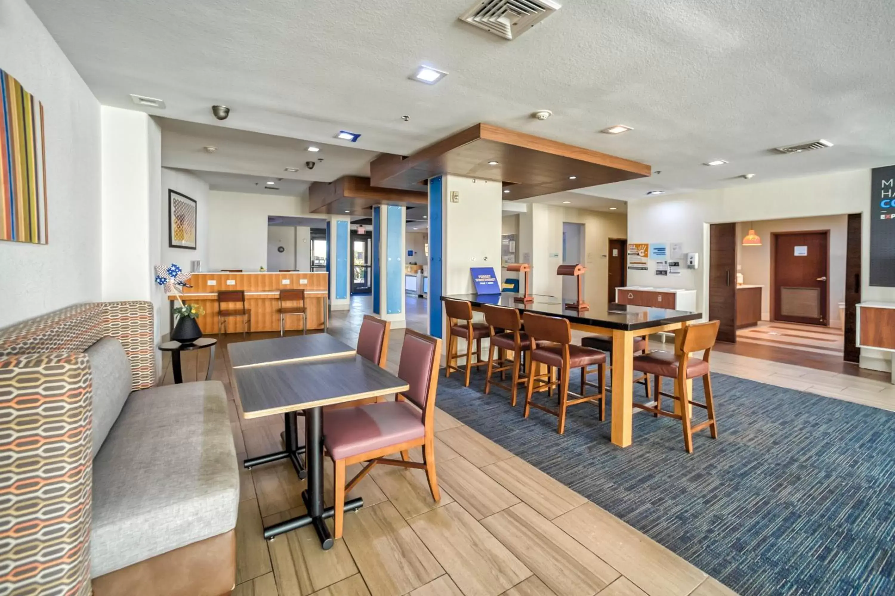Breakfast, Restaurant/Places to Eat in Holiday Inn Express and Suites Beeville, an IHG Hotel