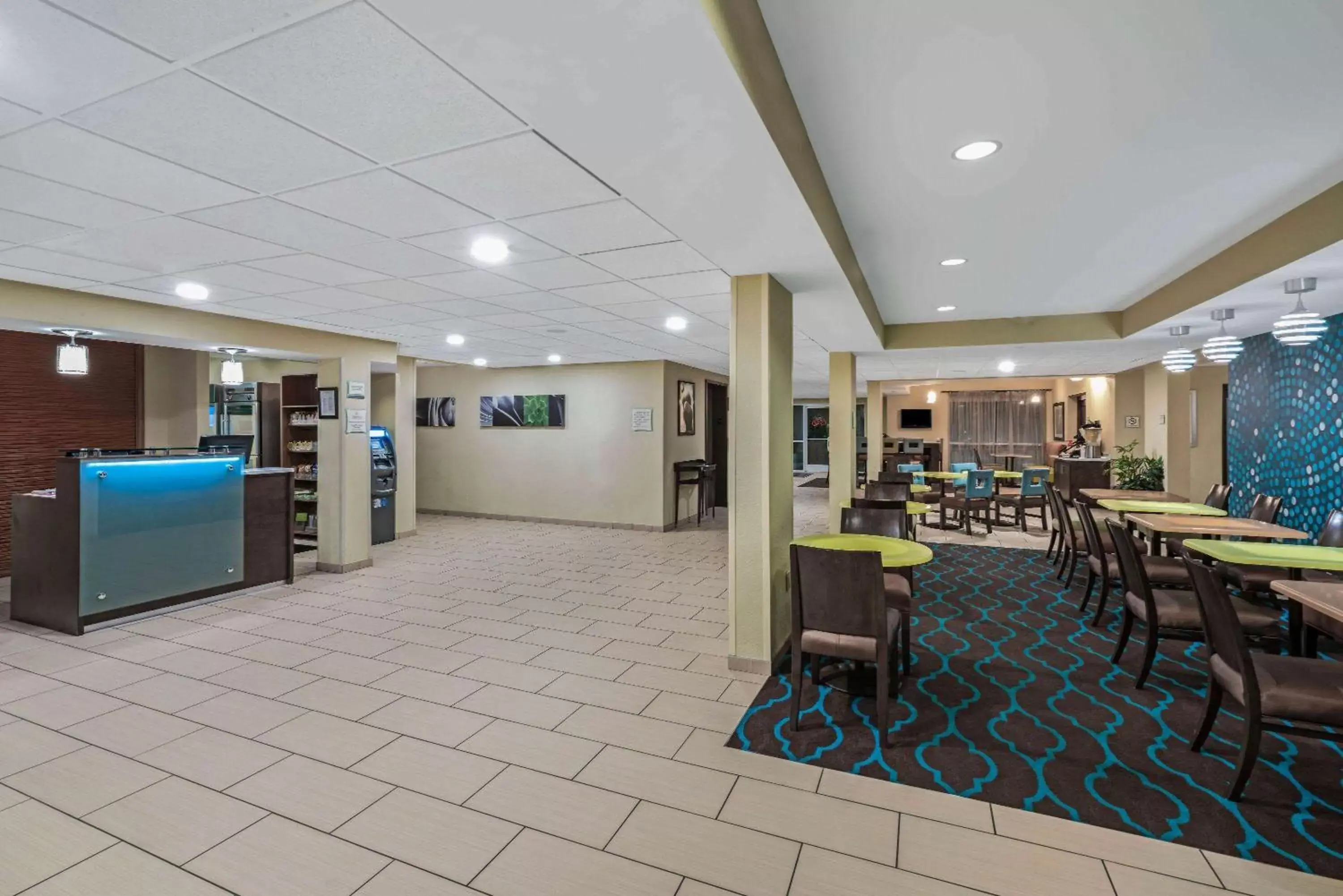 Lobby or reception, Lobby/Reception in La Quinta by Wyndham Knoxville Airport