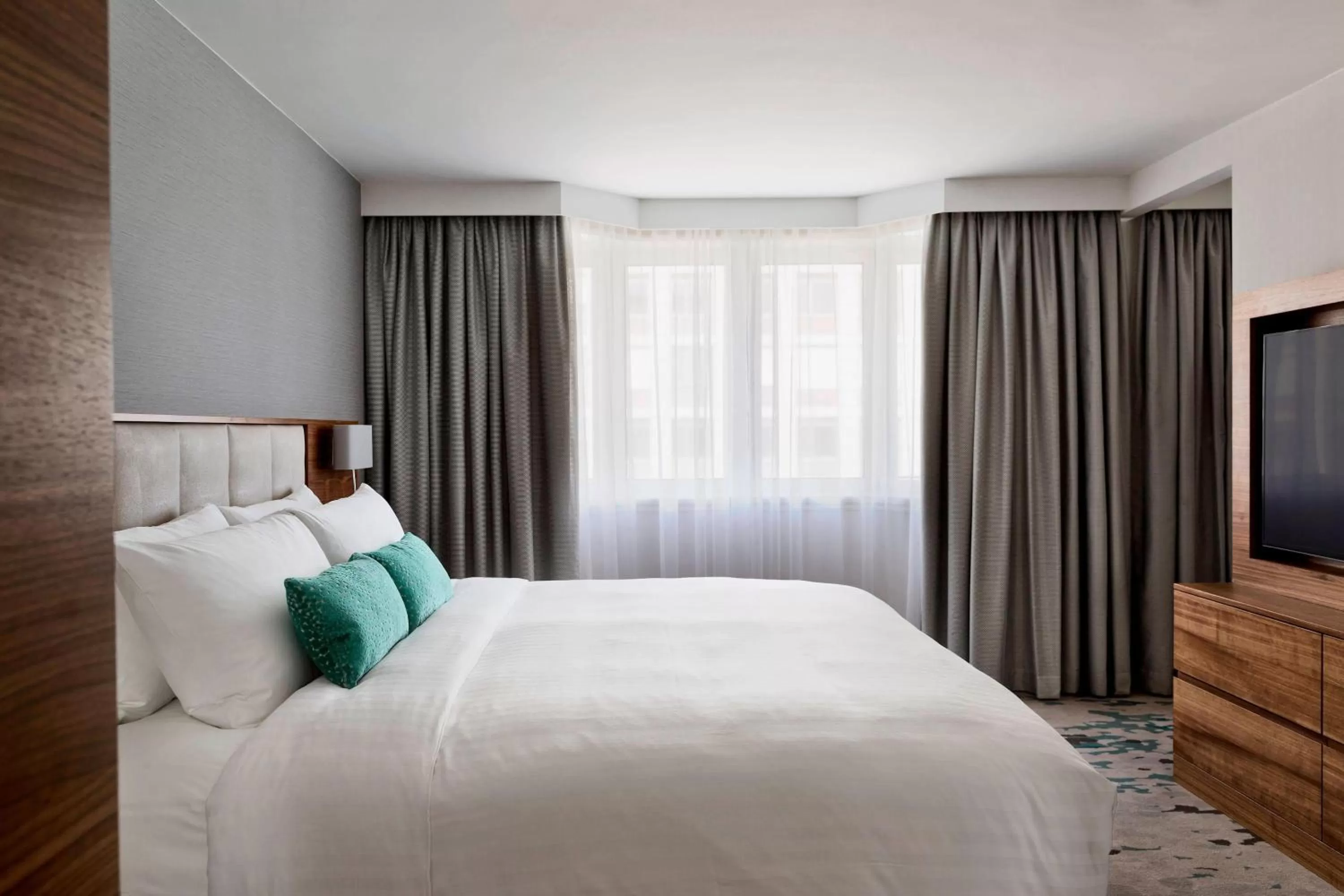 Bedroom, Bed in Vienna Marriott Hotel