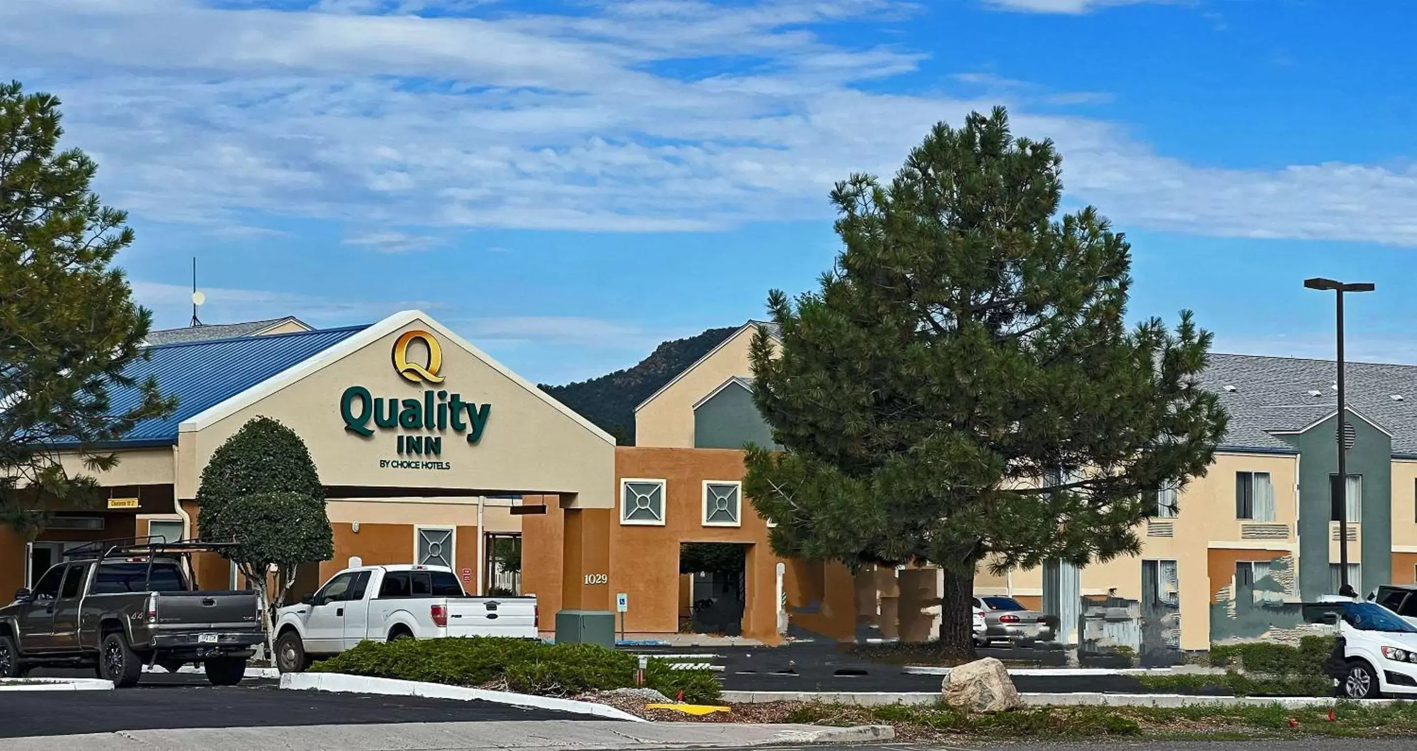 Property Building in Quality Inn Near Grand Canyon