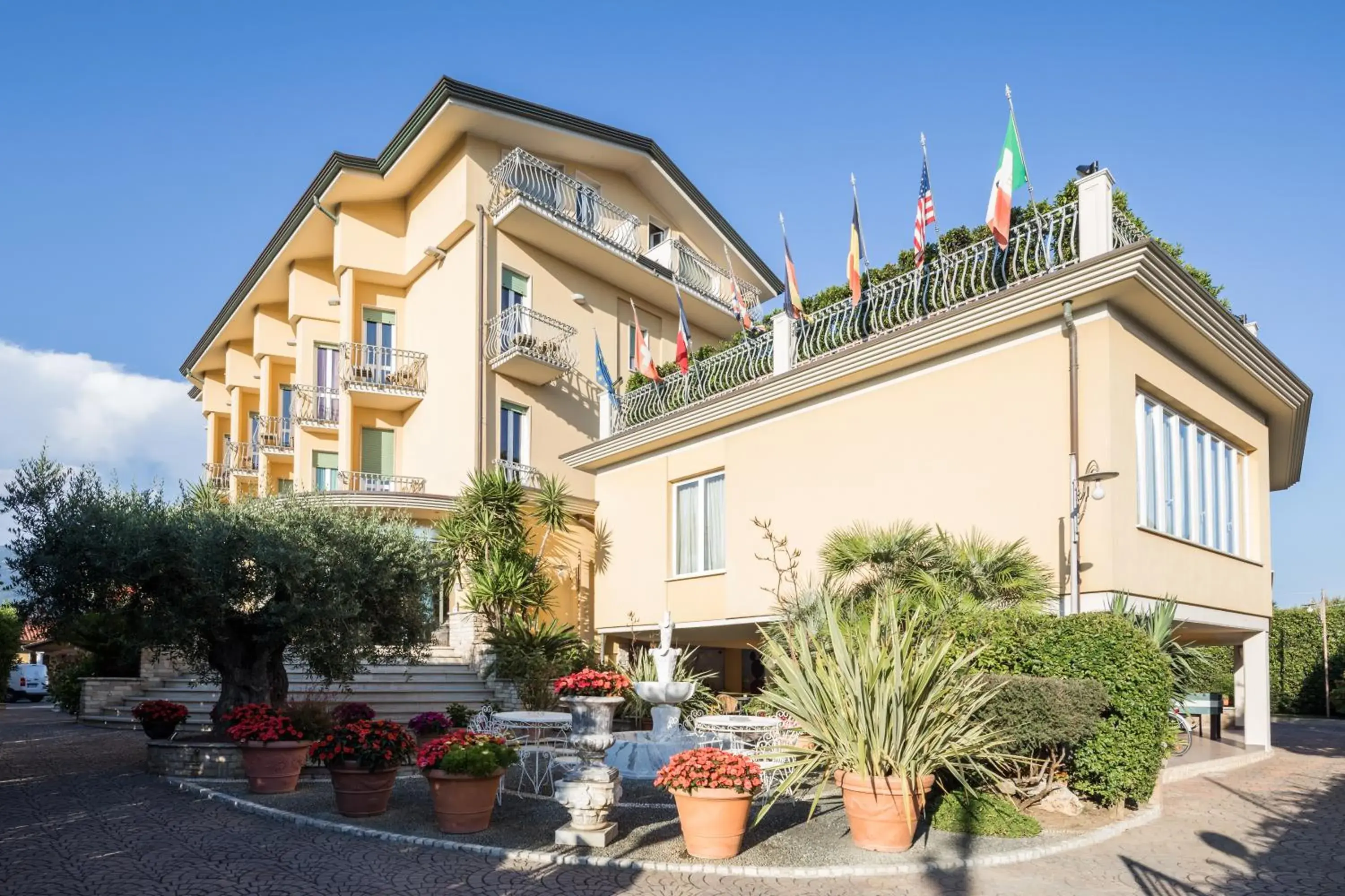 Facade/entrance, Property Building in Hotel Villa Tiziana