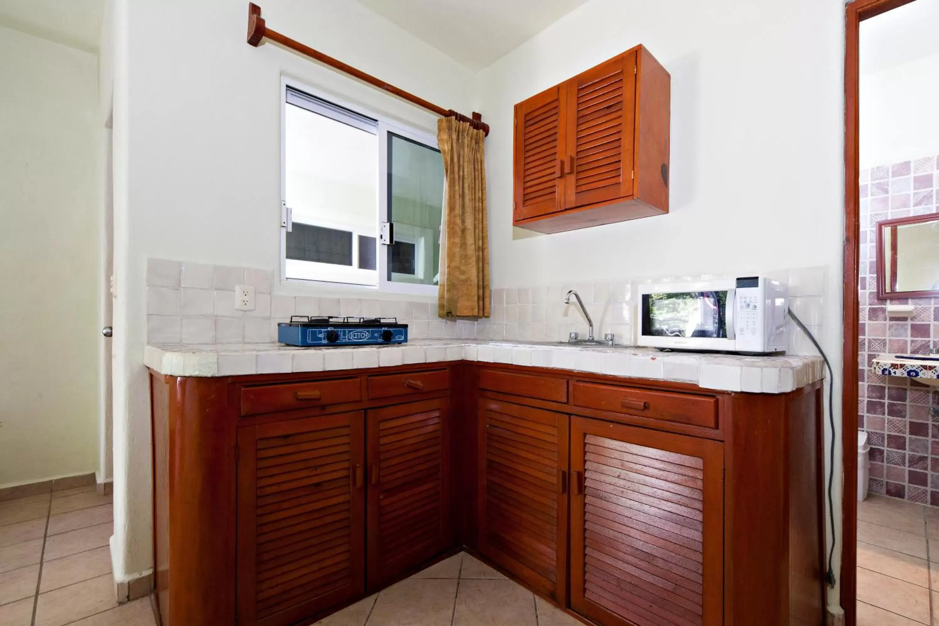 Kitchen or kitchenette, Kitchen/Kitchenette in Hotel Castillo Del Mar - 5 Th Ave