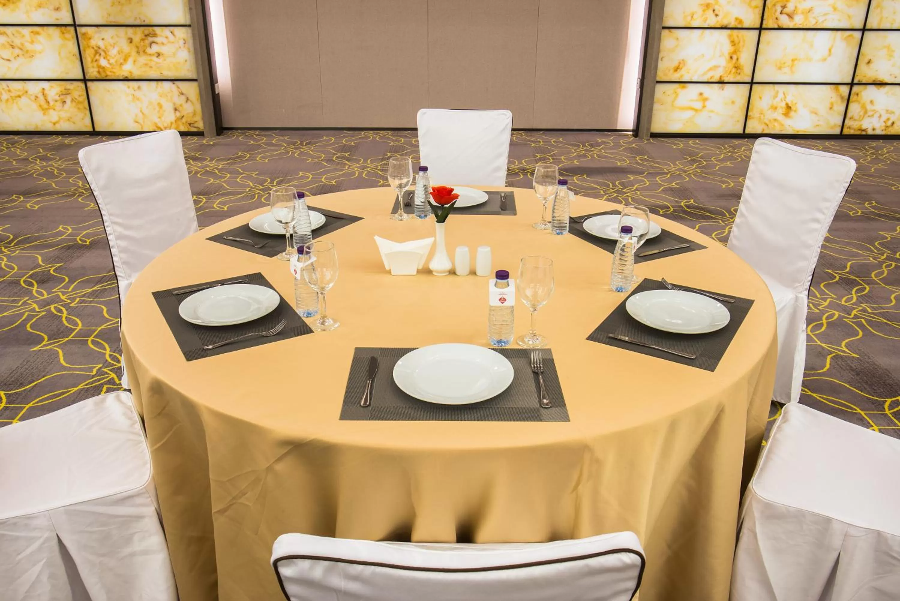 Dining area in Aber Al Munsiyah