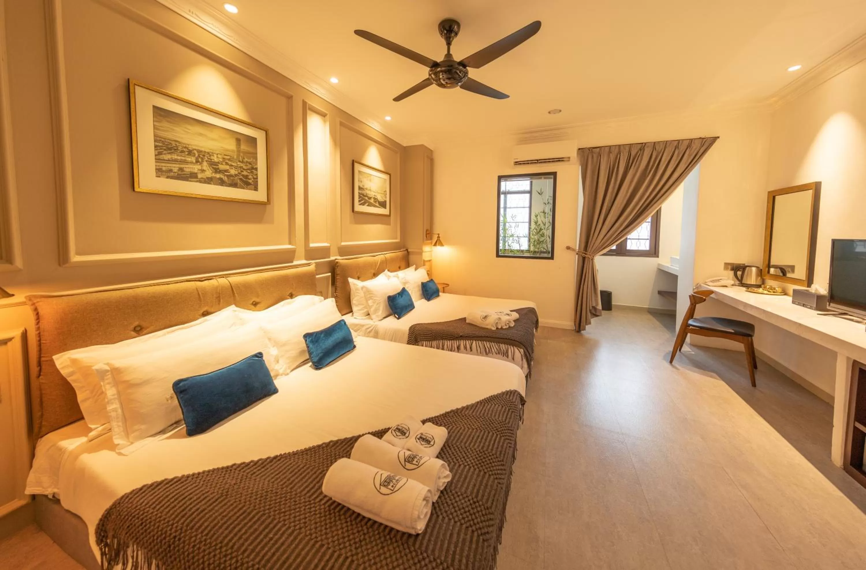 Photo of the whole room, Bed in Manhattan Residence