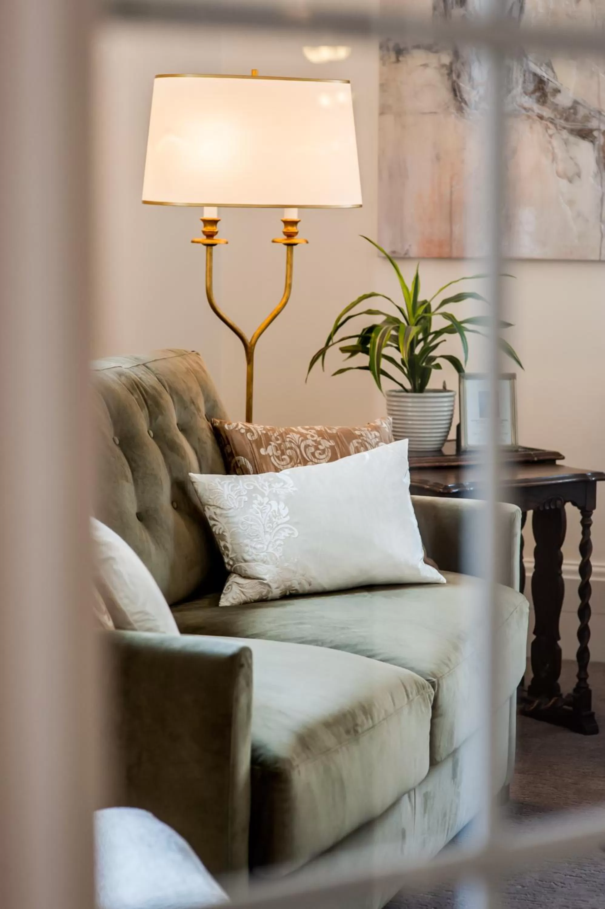 Living room in The Inn at the Union Club of British Columbia