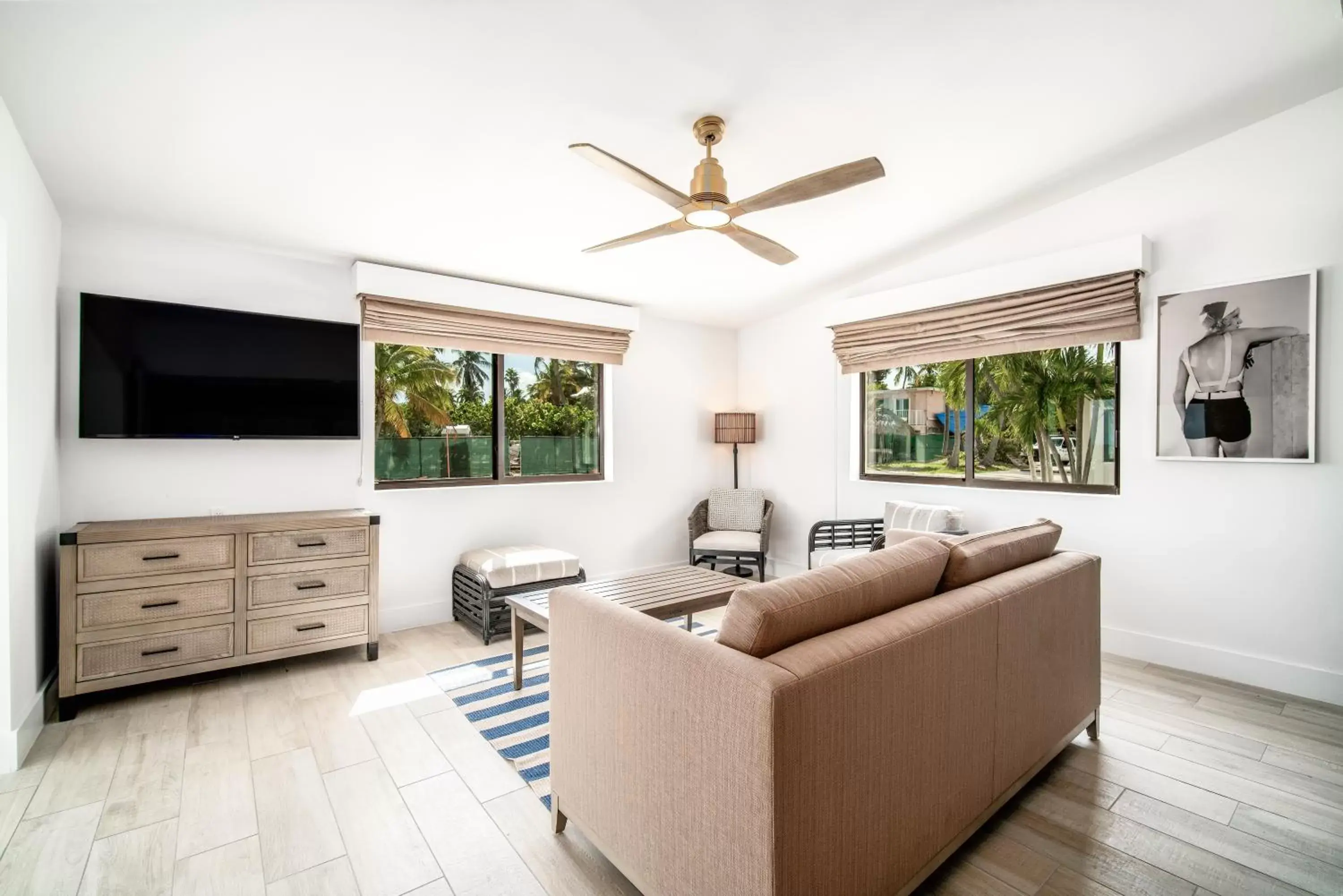 Living room, Seating Area in Chesapeake Beach Resort