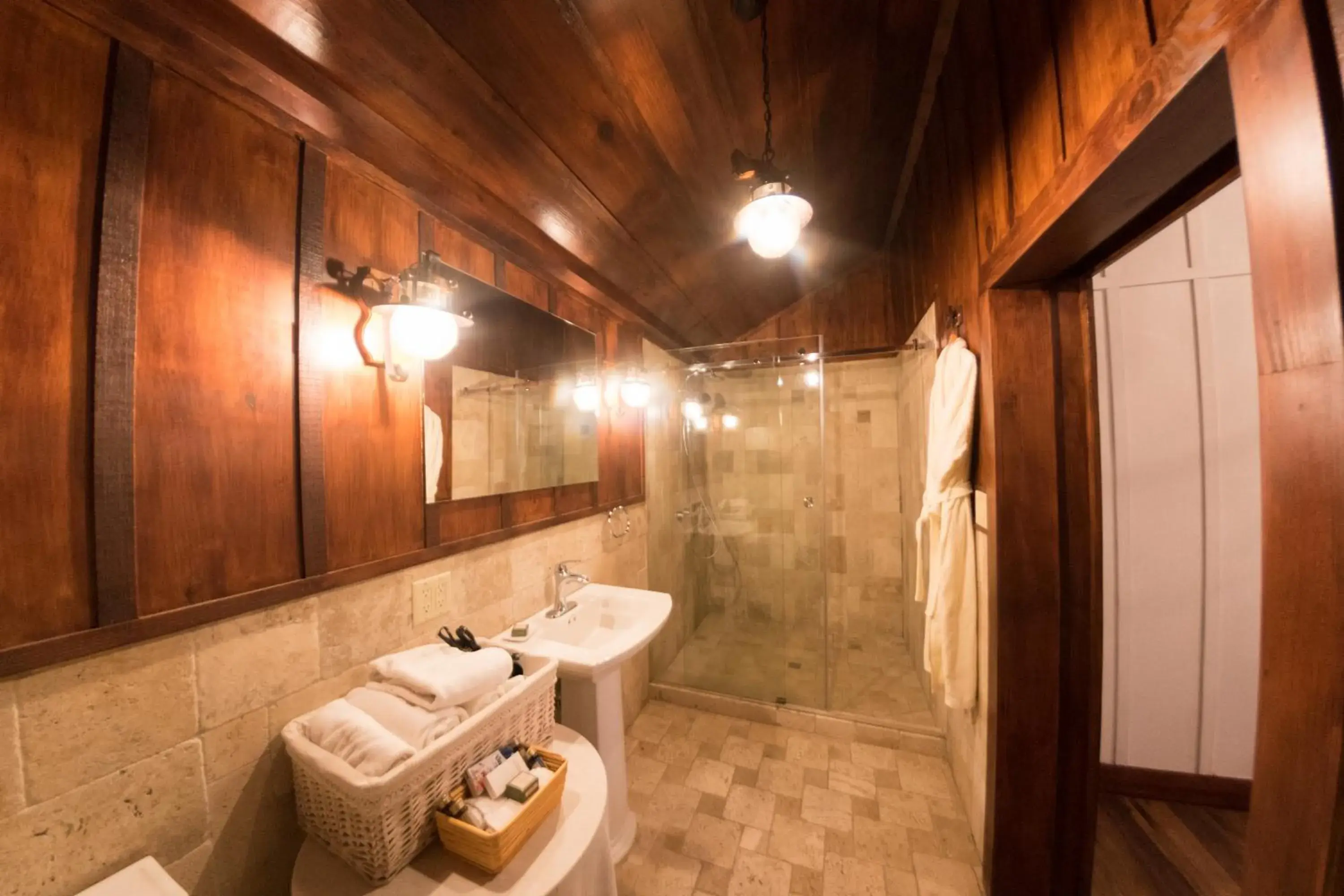 Bathroom in Hotel Finca Lerida Coffee Plantation and Boutique Hotel