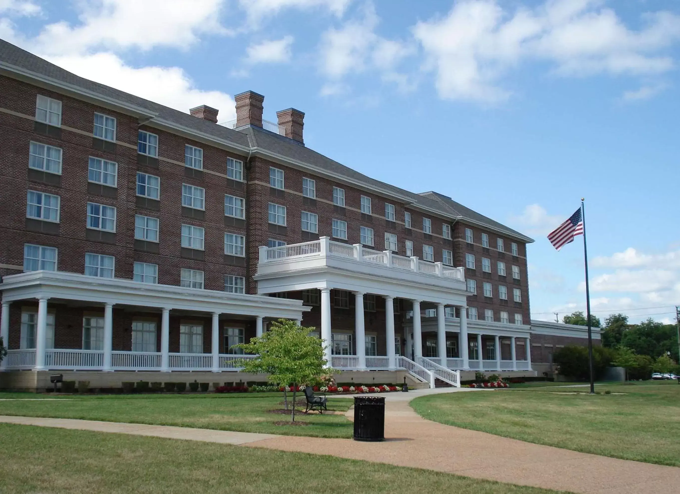 Property Building in Hilton Garden Inn Suffolk Riverfront