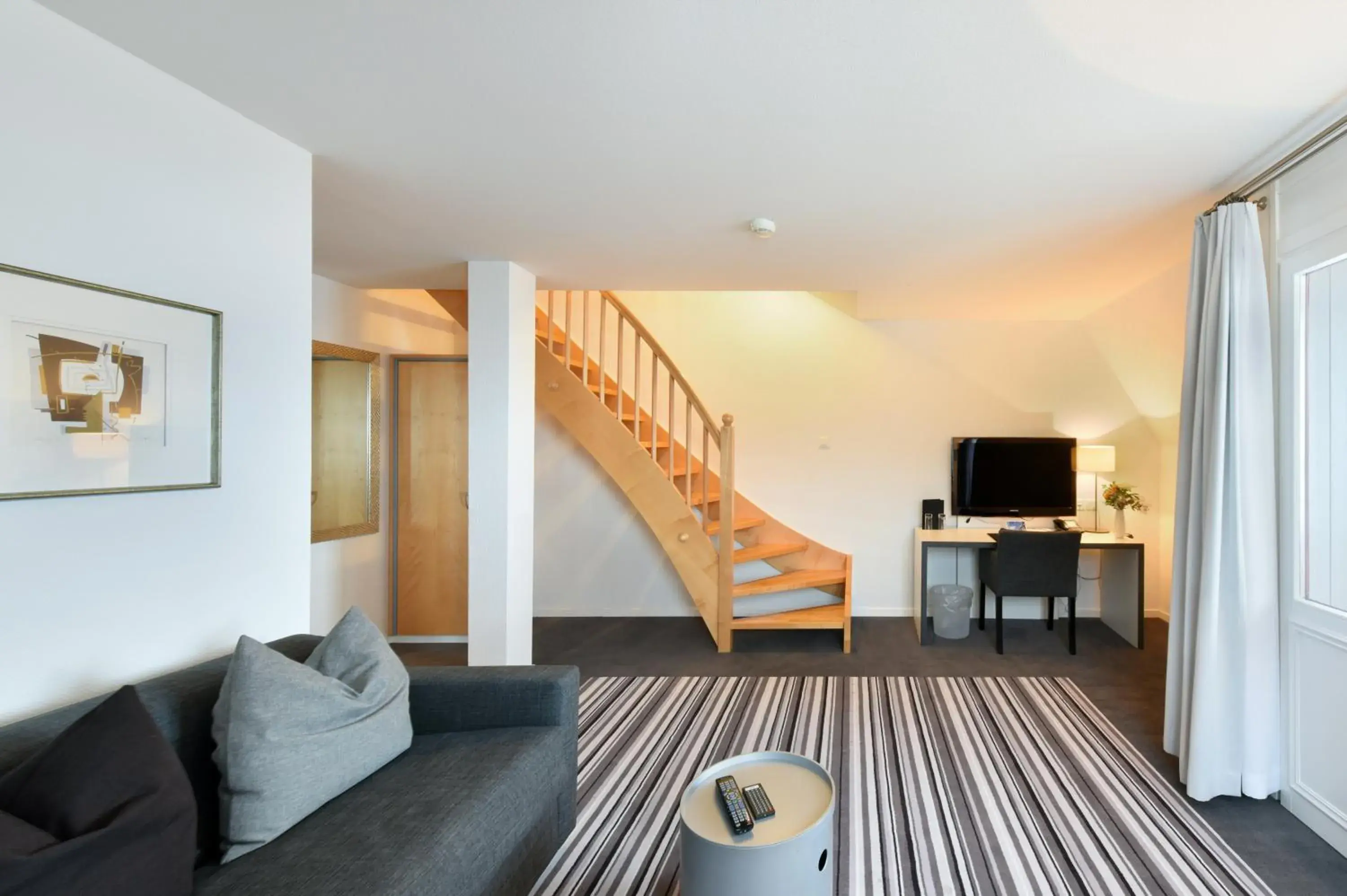 Photo of the whole room, Seating Area in Hotel Vitznauerhof