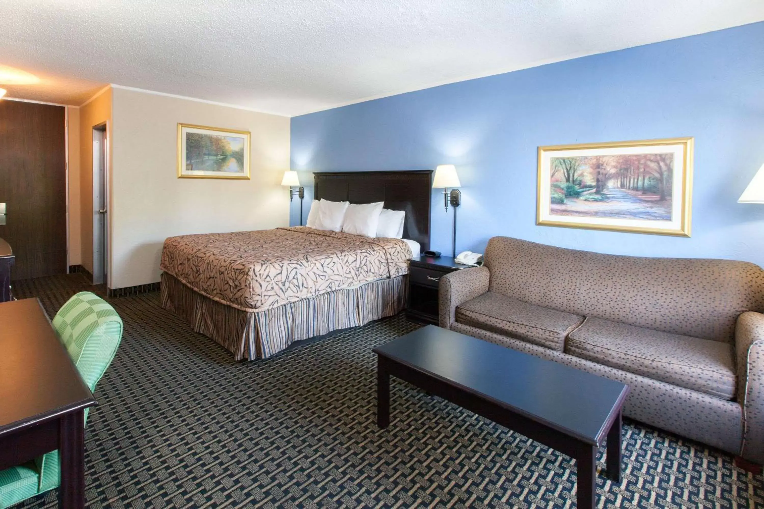 Photo of the whole room in Days Inn by Wyndham Norman