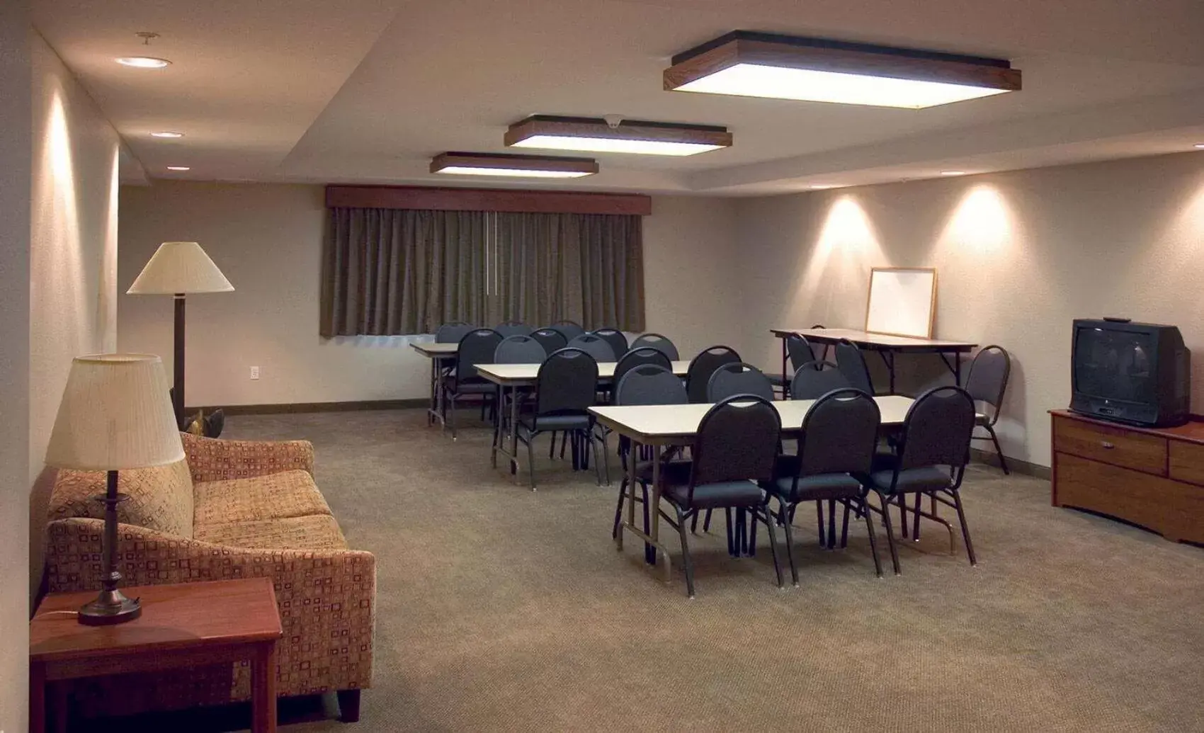 Meeting/conference room in AmericInn by Wyndham Charlevoix