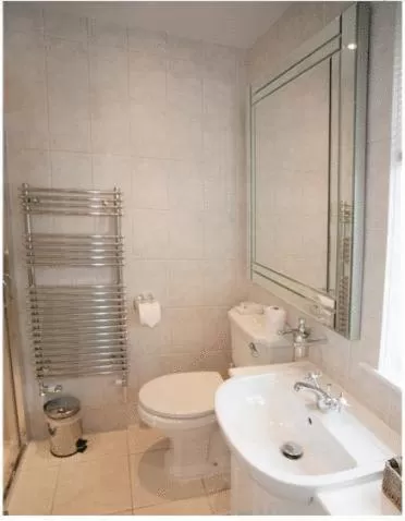 Shower, Bathroom in Saltcote Place