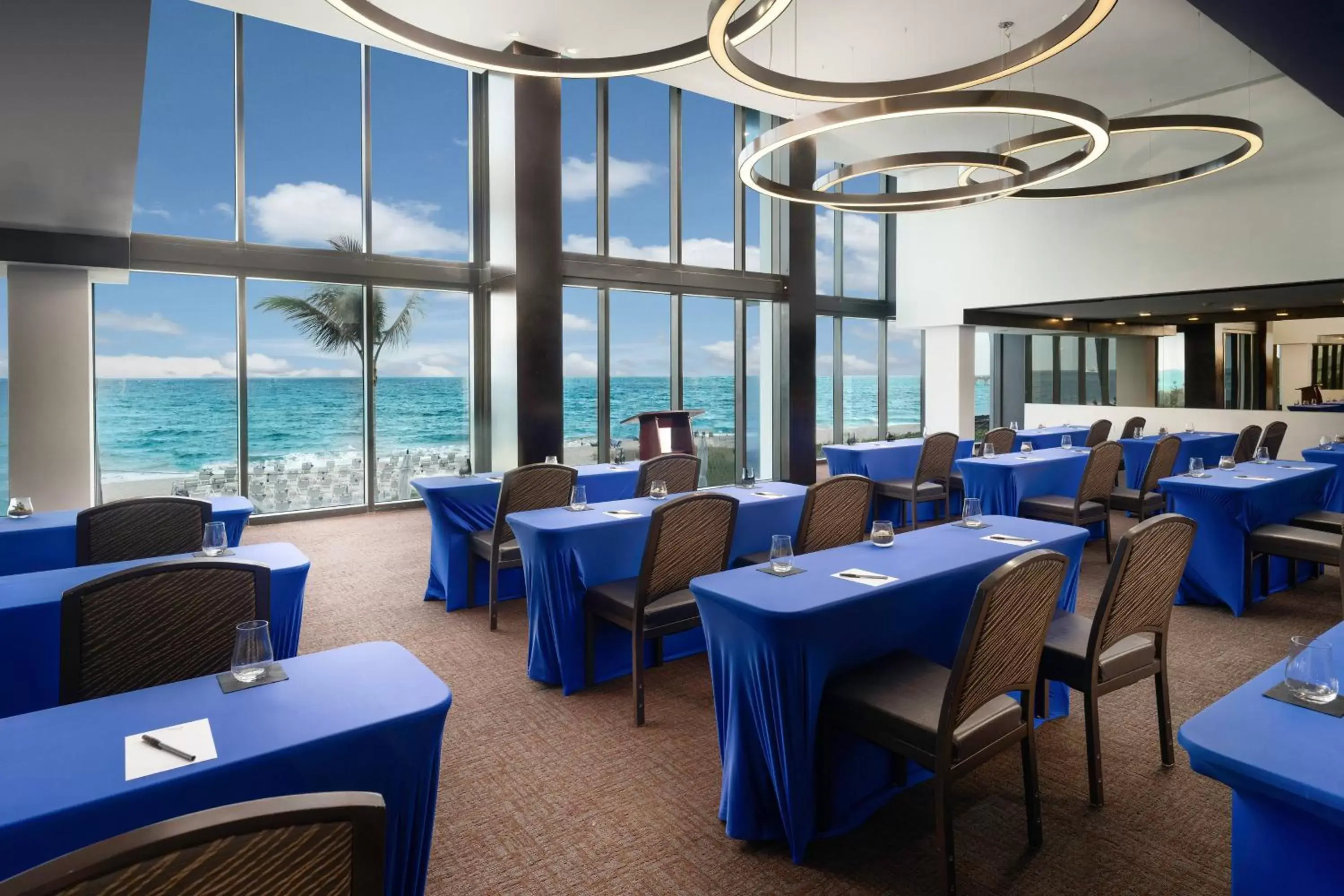 Meeting/conference room, Restaurant/Places to Eat in Tideline Ocean Resort & Spa