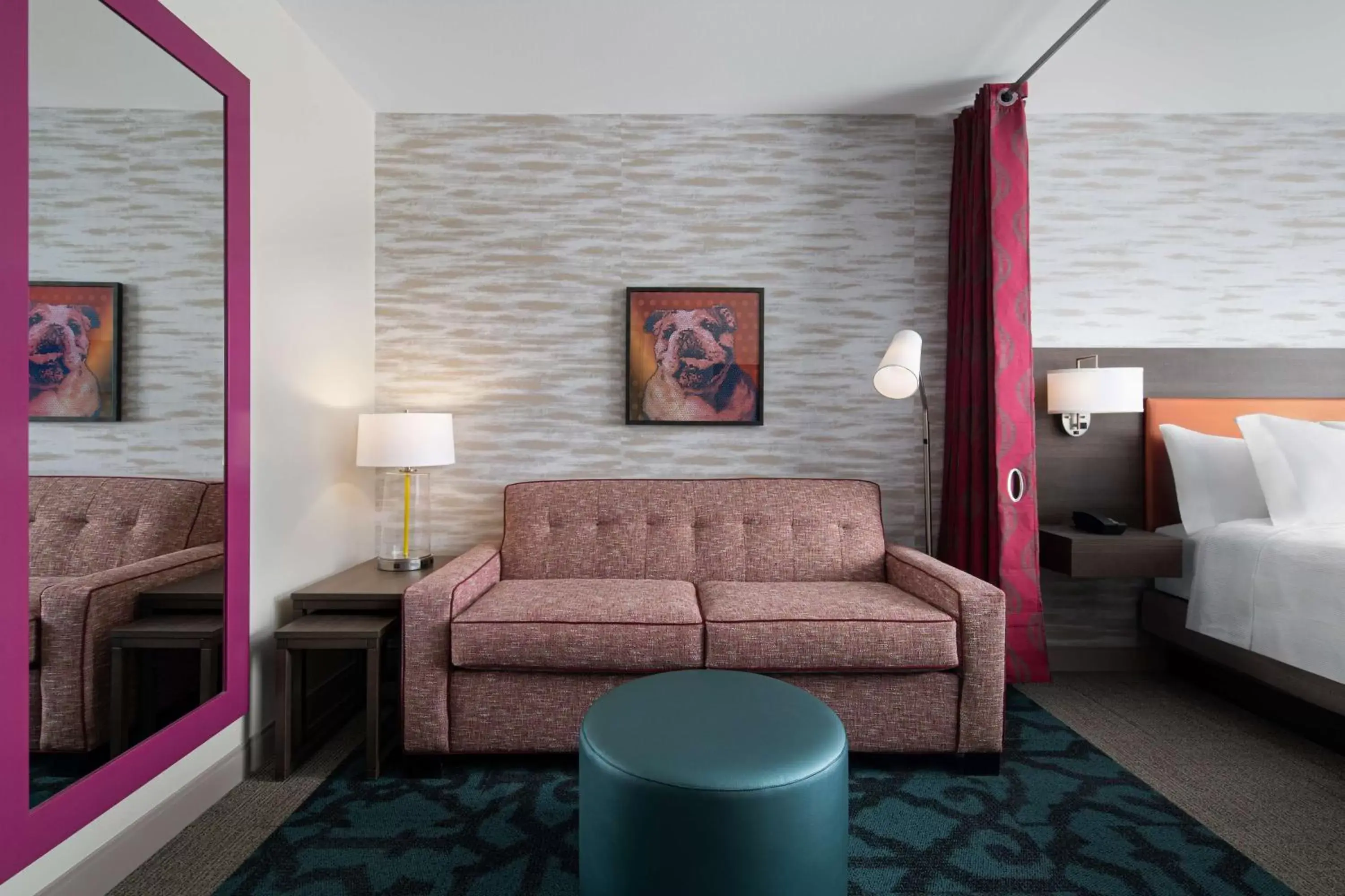 Living room, Bed in Home2 Suites by Hilton Des Moines at Drake University Living room, Bed in Home2 Suites by Hilton Des Moines at Drake University