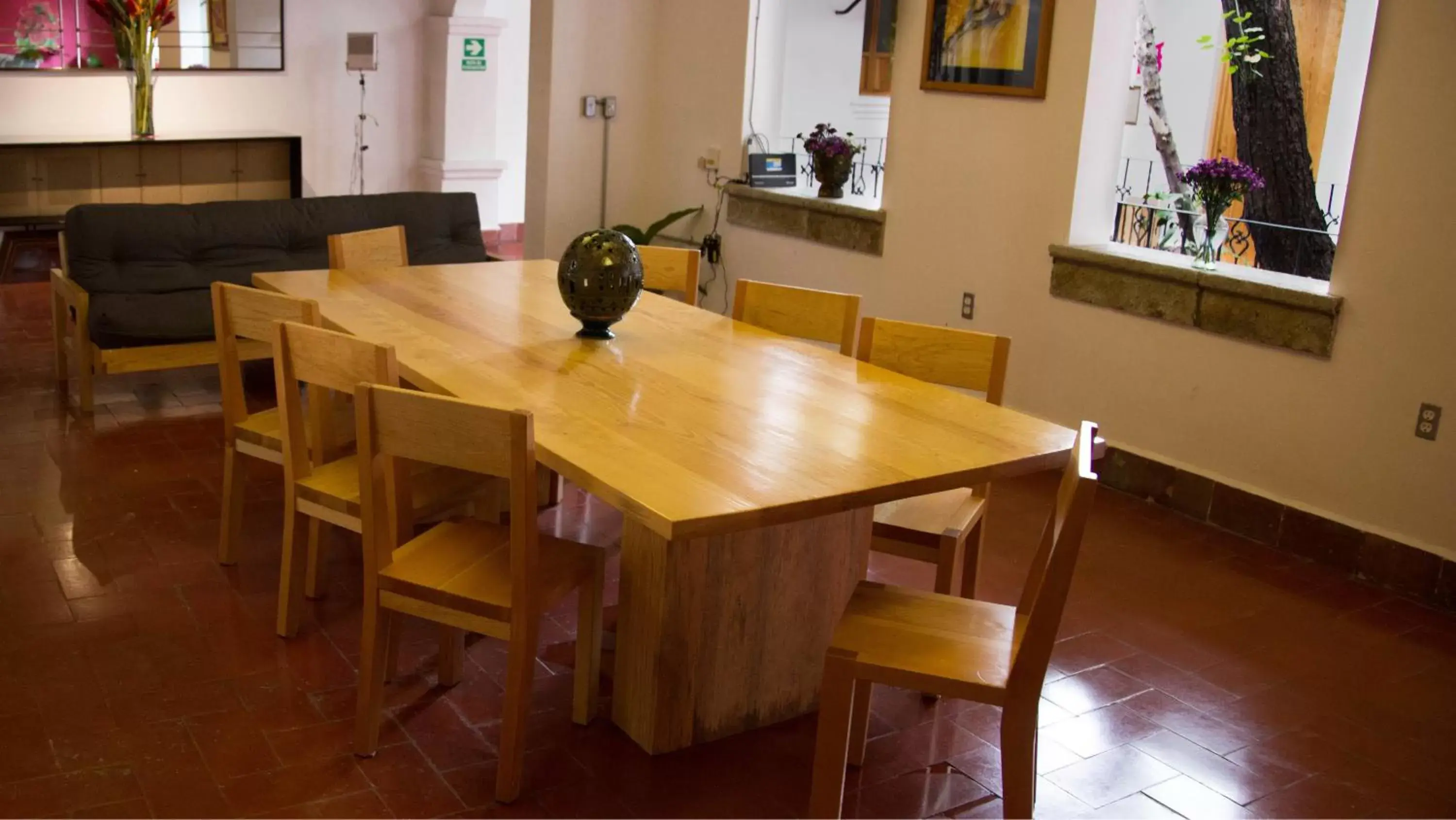 Business facilities, Restaurant/Places to Eat in Agrado Guest House