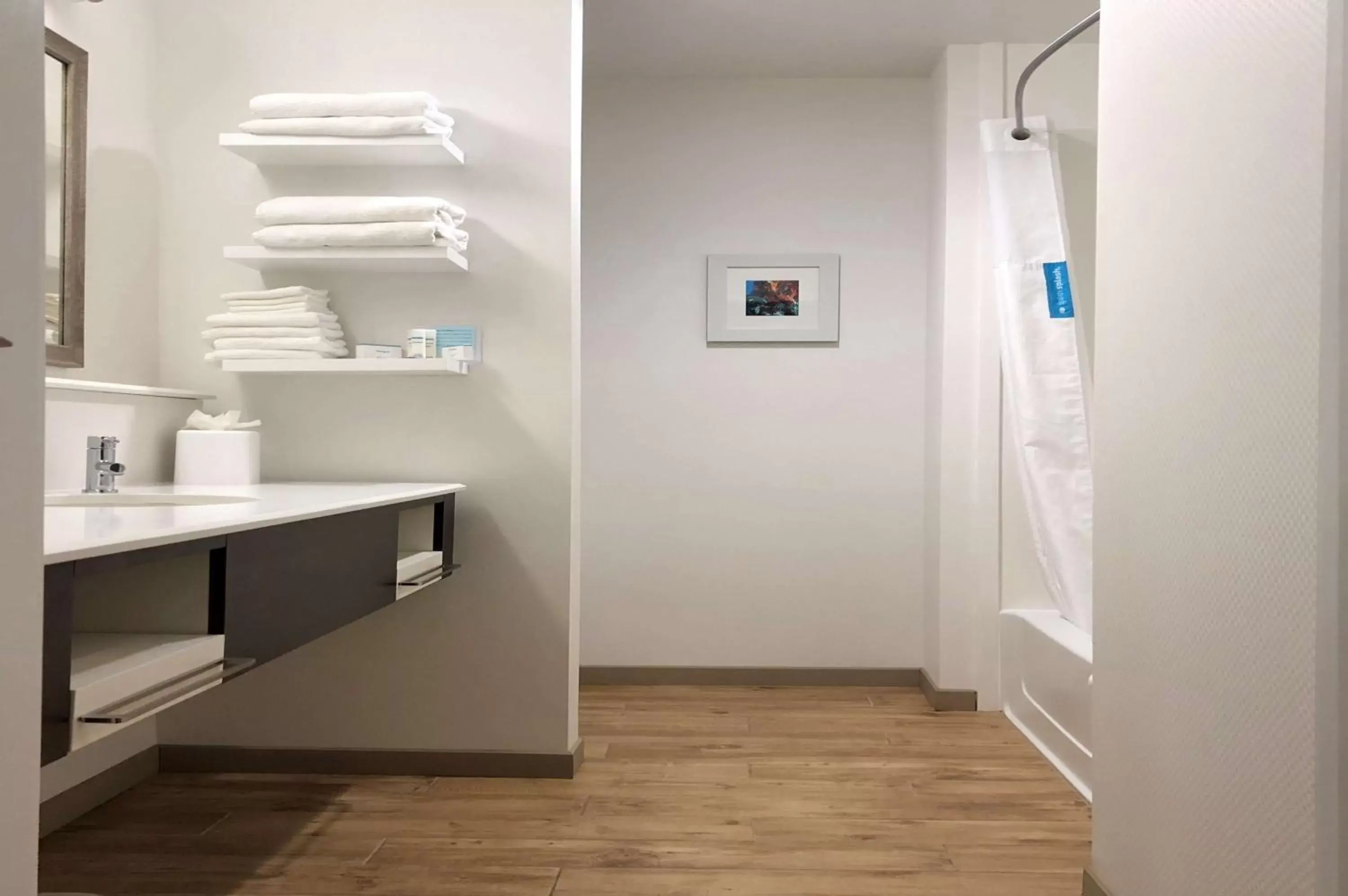 King Studio Suite with Sofa Bed - Hearing Access/Non-Smoking in Hampton Inn & Suites Mary Esther-Fort Walton Beach, Fl King Studio Suite with Sofa Bed - Hearing Access/Non-Smoking in Hampton Inn & Suites Mary Esther-Fort Walton Beach, Fl