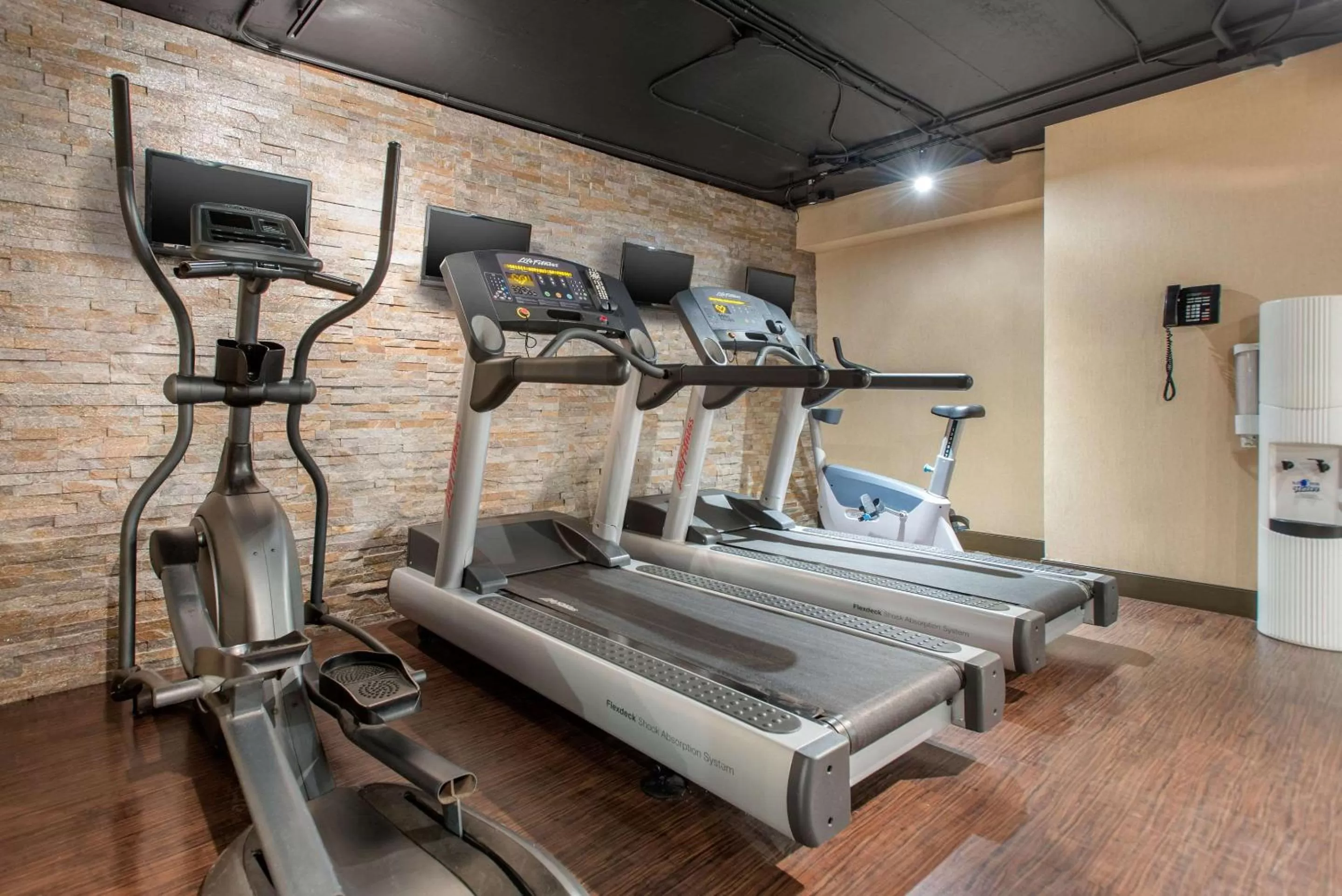 Fitness centre/facilities in Clarion Hotel & Suites