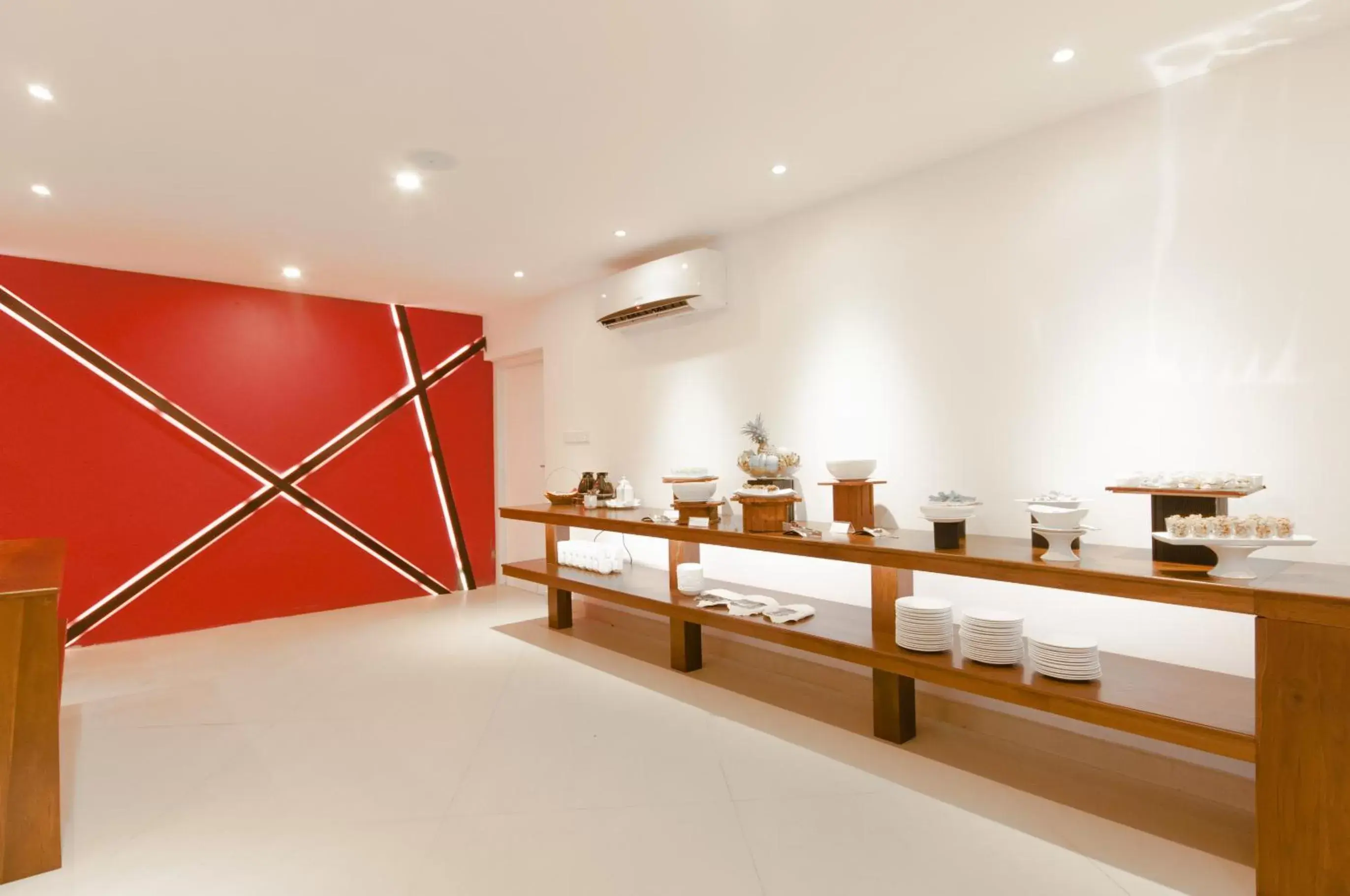 Restaurant/places to eat in Camelot Beach Hotel Restaurant/places to eat in Camelot Beach Hotel