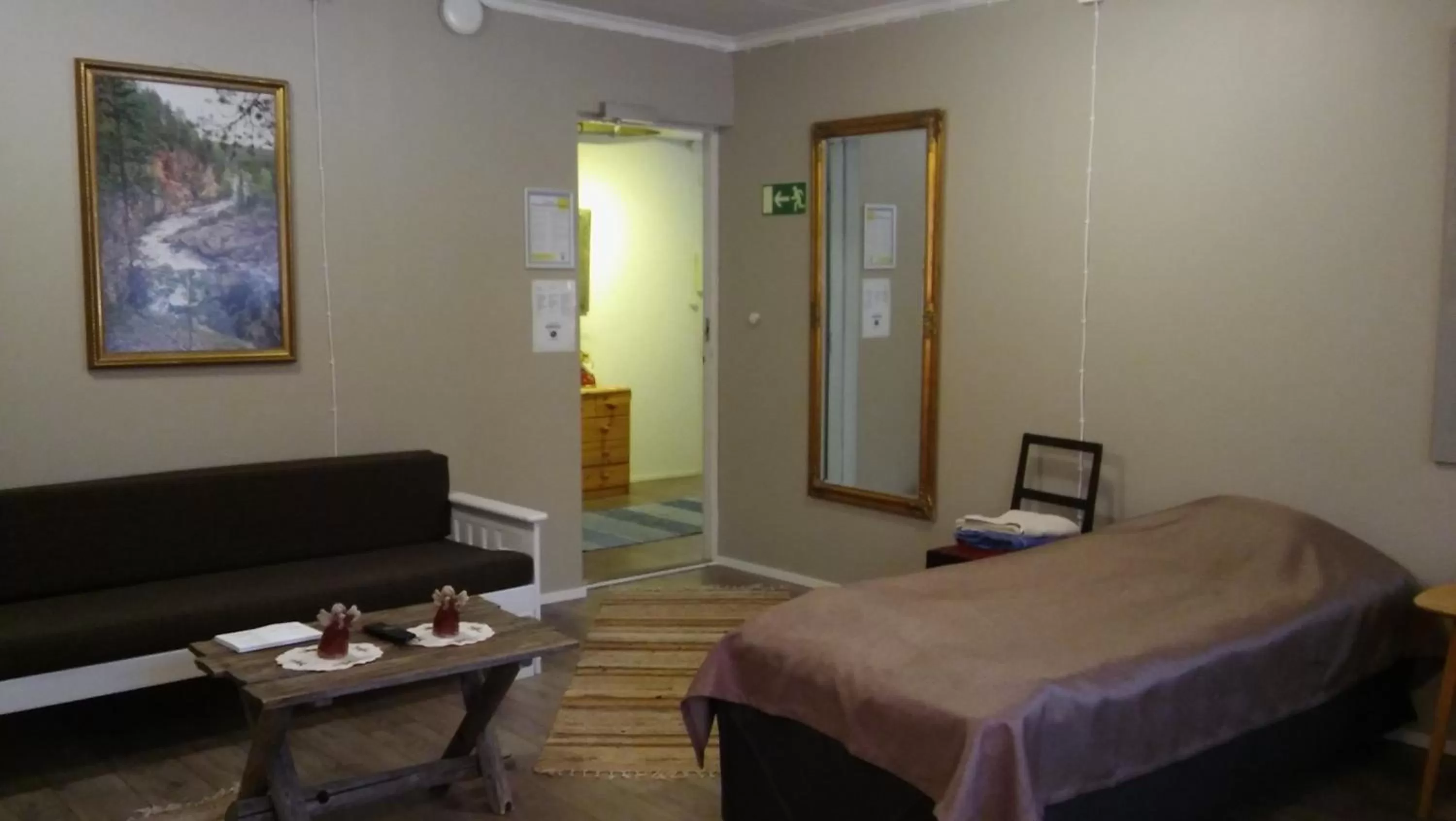 Photo of the whole room, Bed in Kuutamo B&B Guesthouse