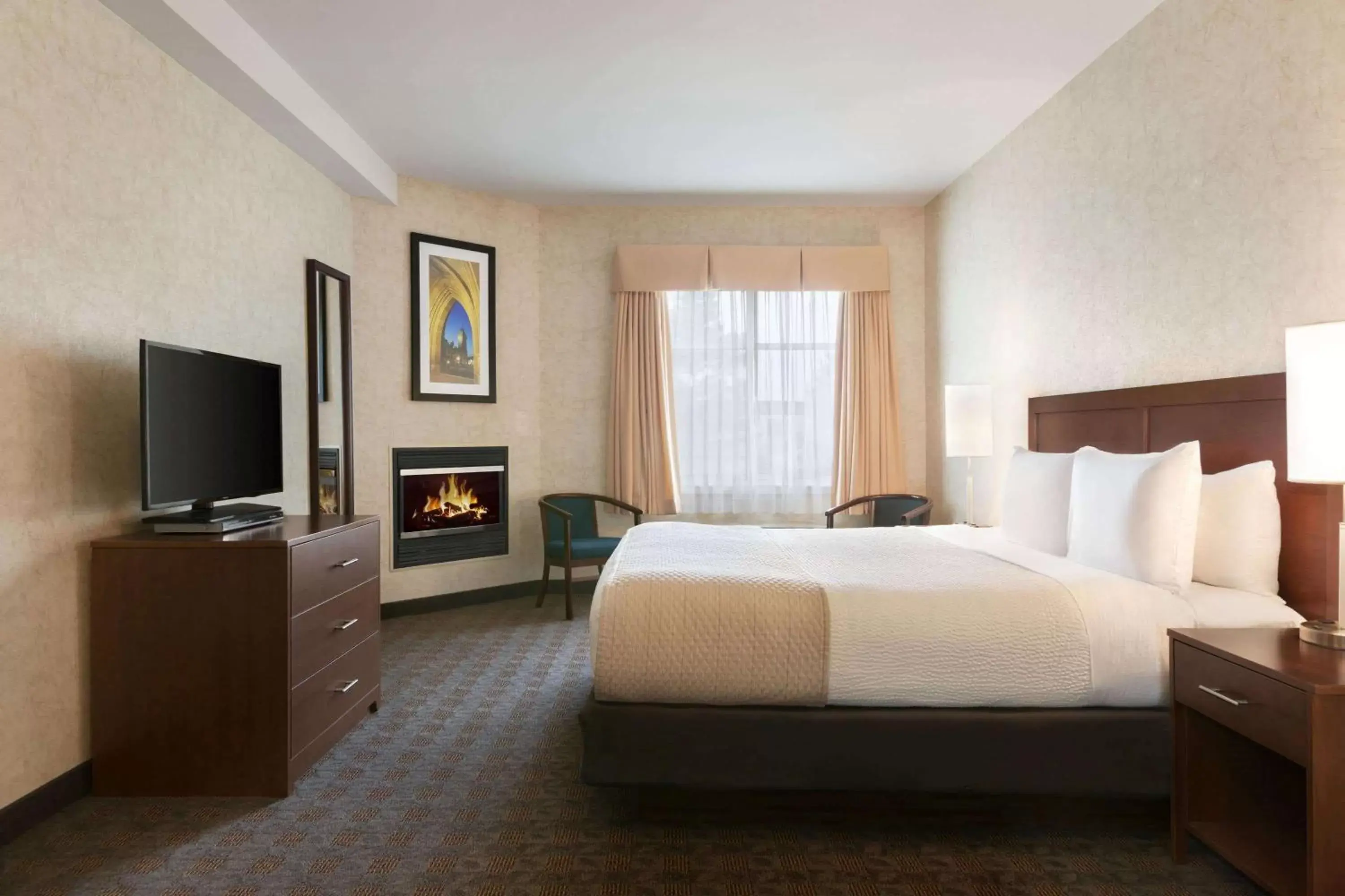 Photo of the whole room, Bed in Days Inn by Wyndham Ottawa Airport