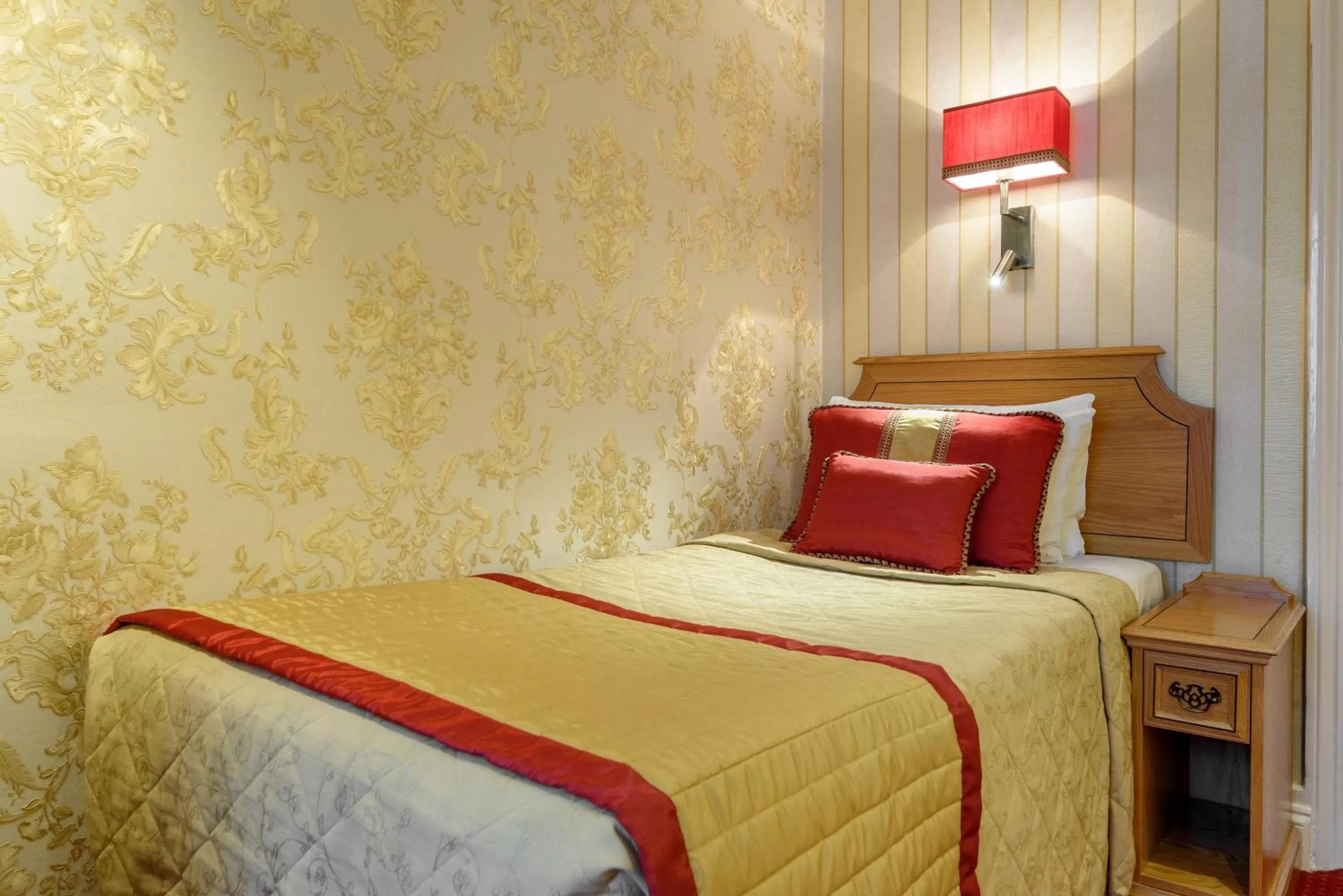 Bed in The Montana Hotel