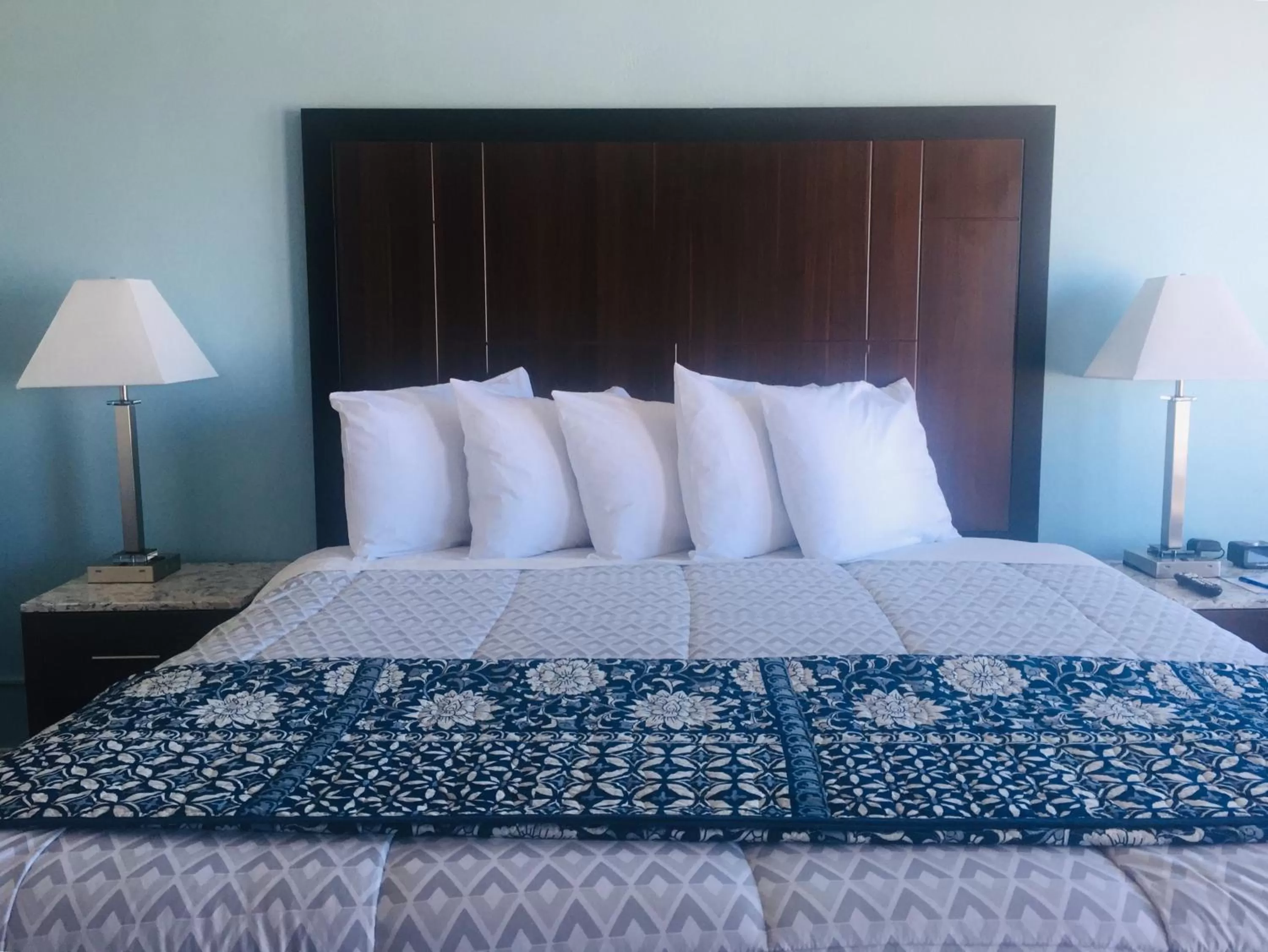 Bed in Dolphin Cove Motel