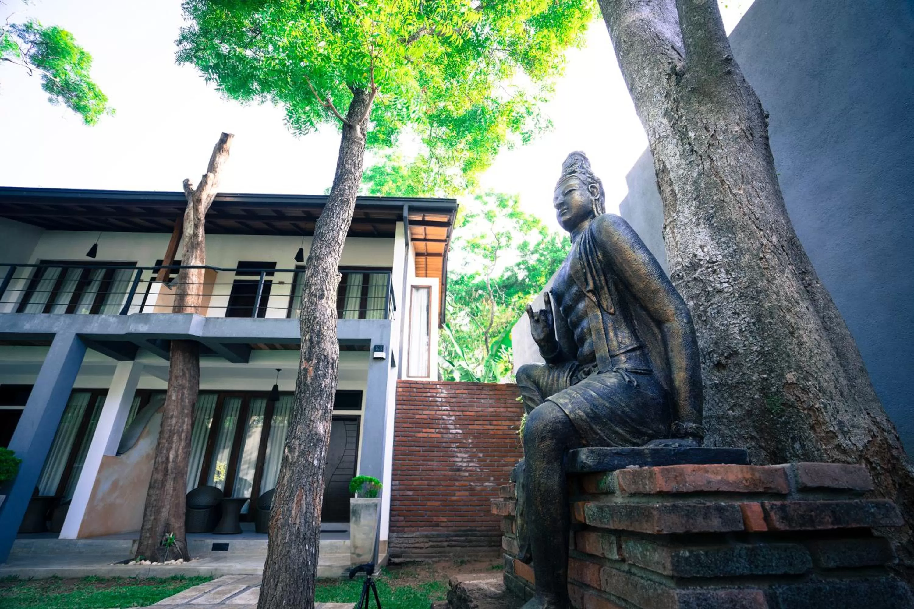 Property building in Hotel Alakamanda