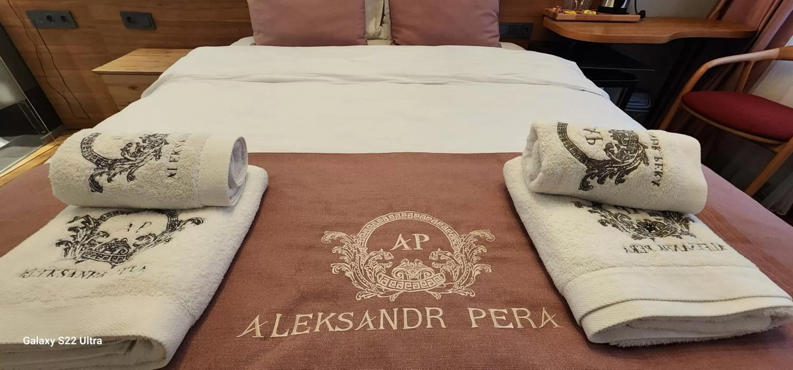 Property building, Bed in Aleksandr Pera Hotel